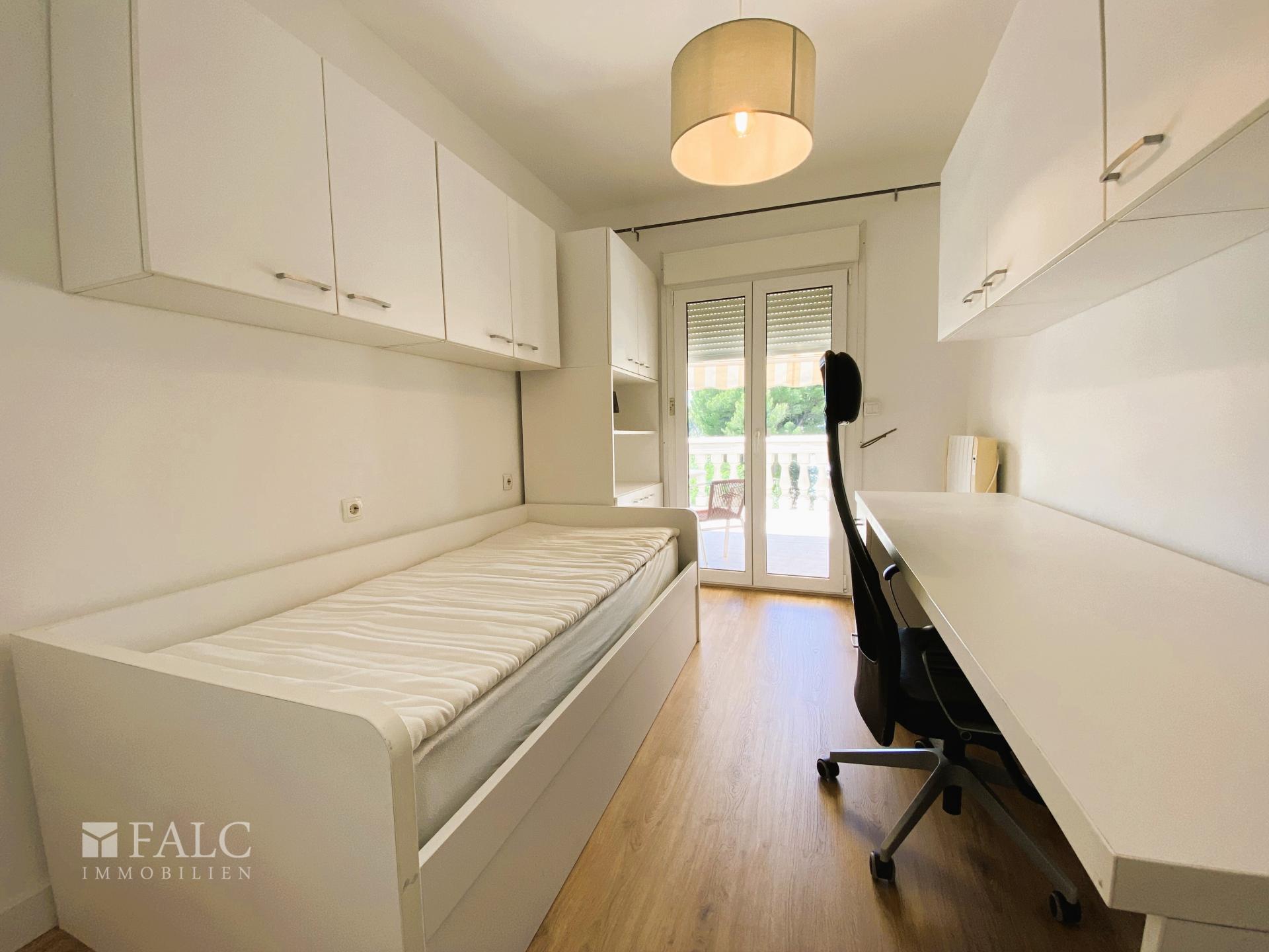 Schlafzimmer 1