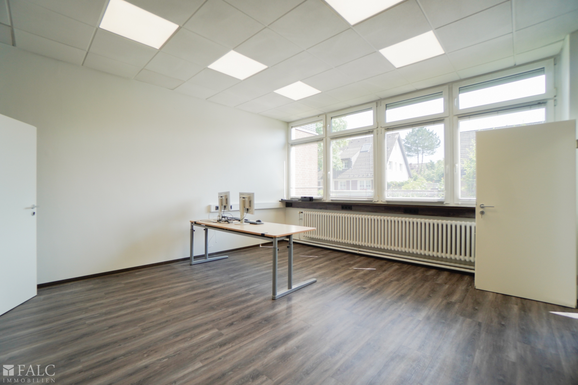 Büro 8