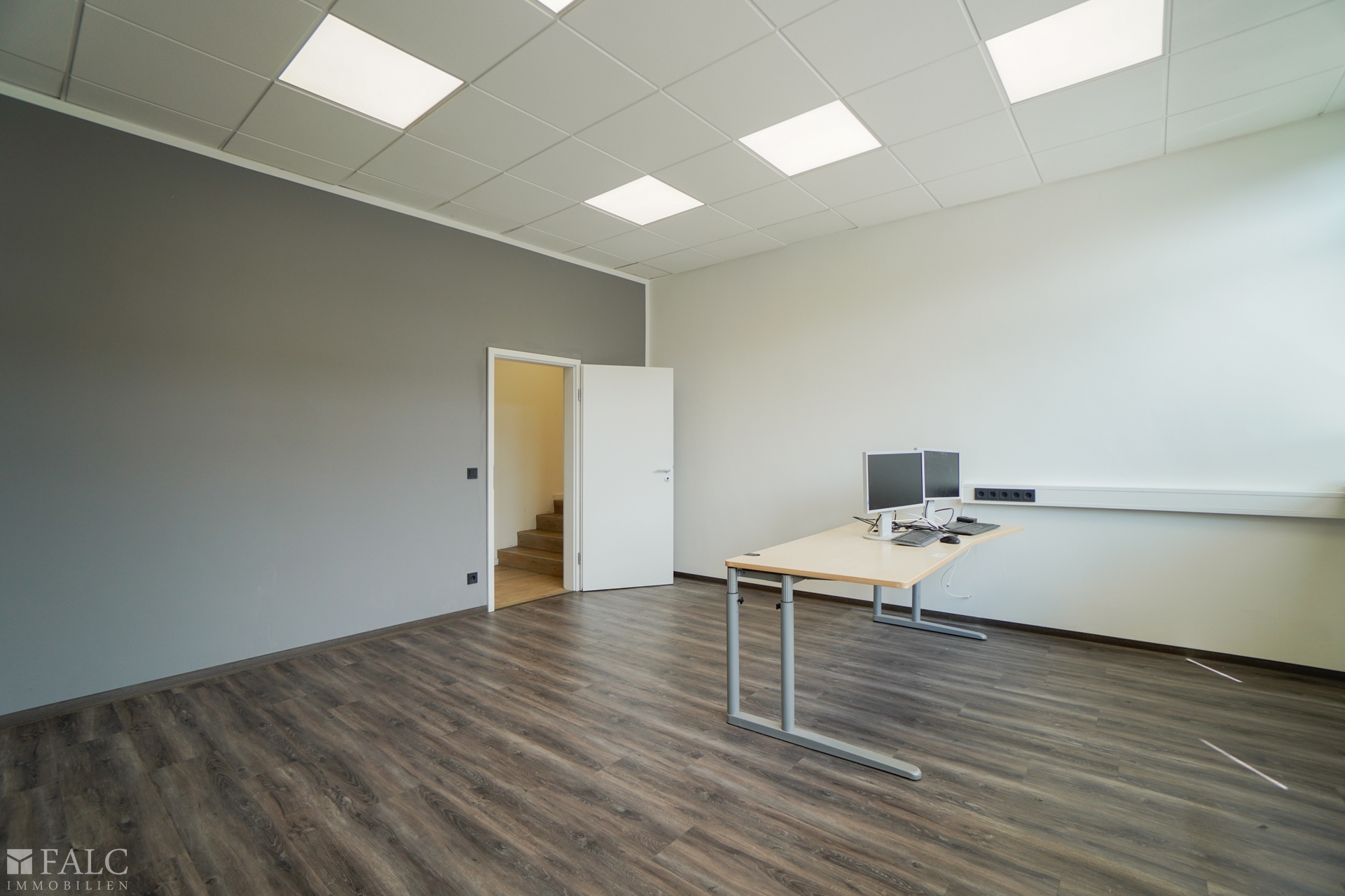 Büro 8 