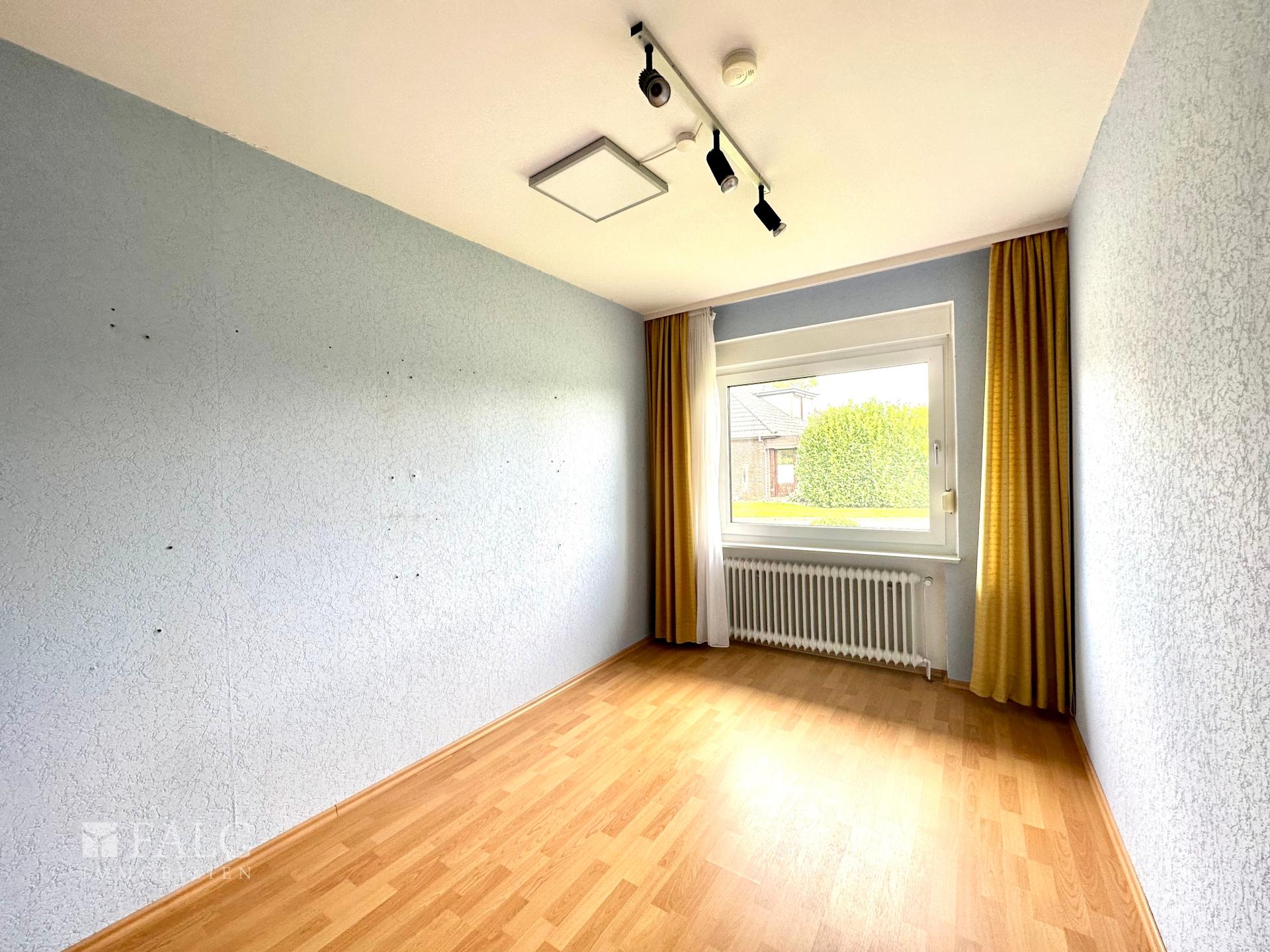 Kind 1/ Büro EG