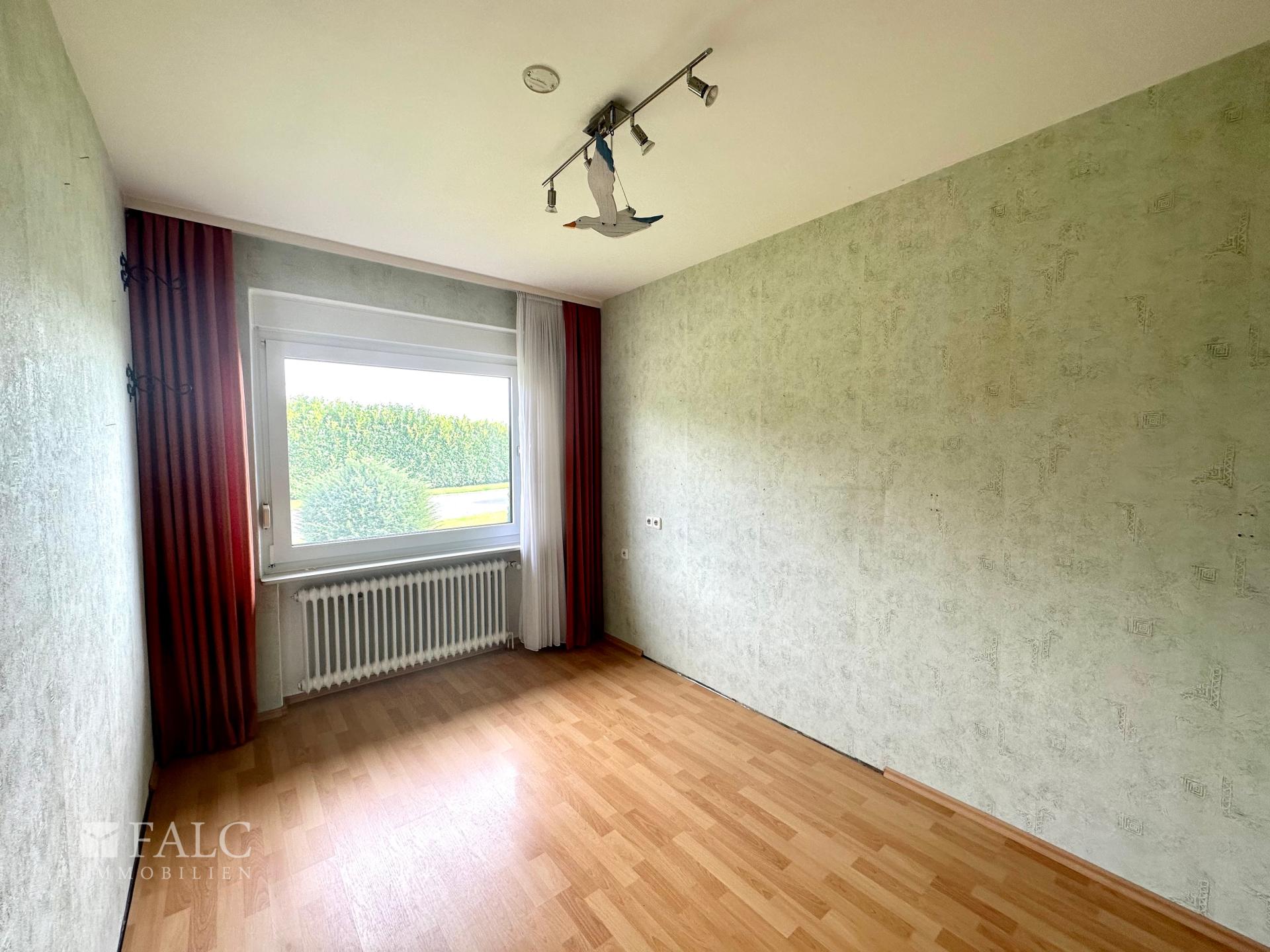 Kind 2/ Büro EG