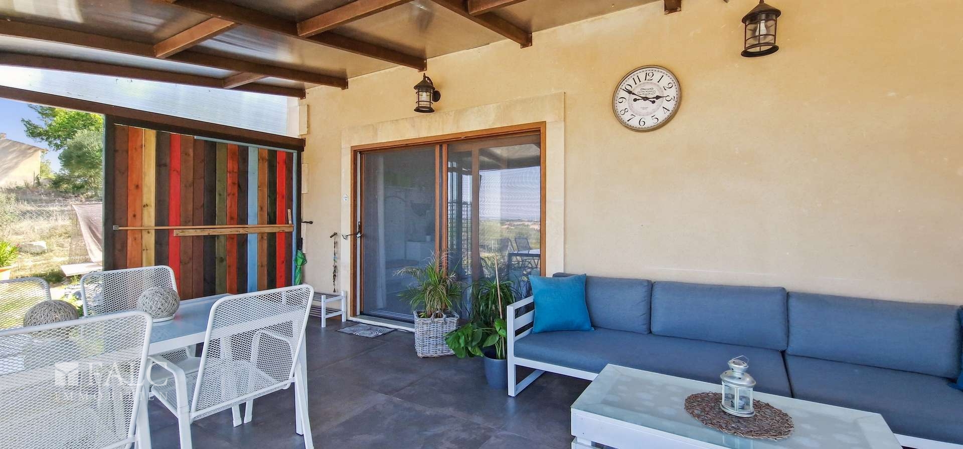 Überdachte Terrasse/terraza cubierta/covered terrace
