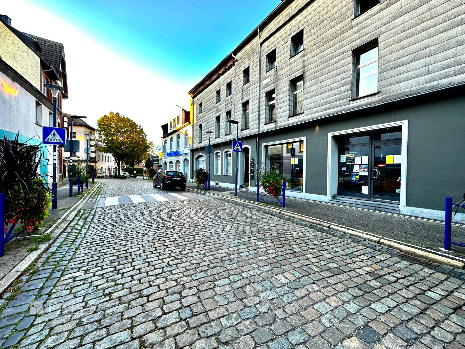 Straßenansicht