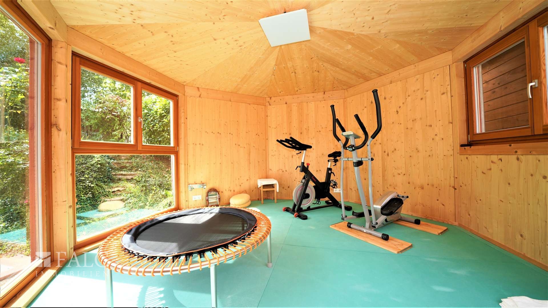 Fitnessraum außen