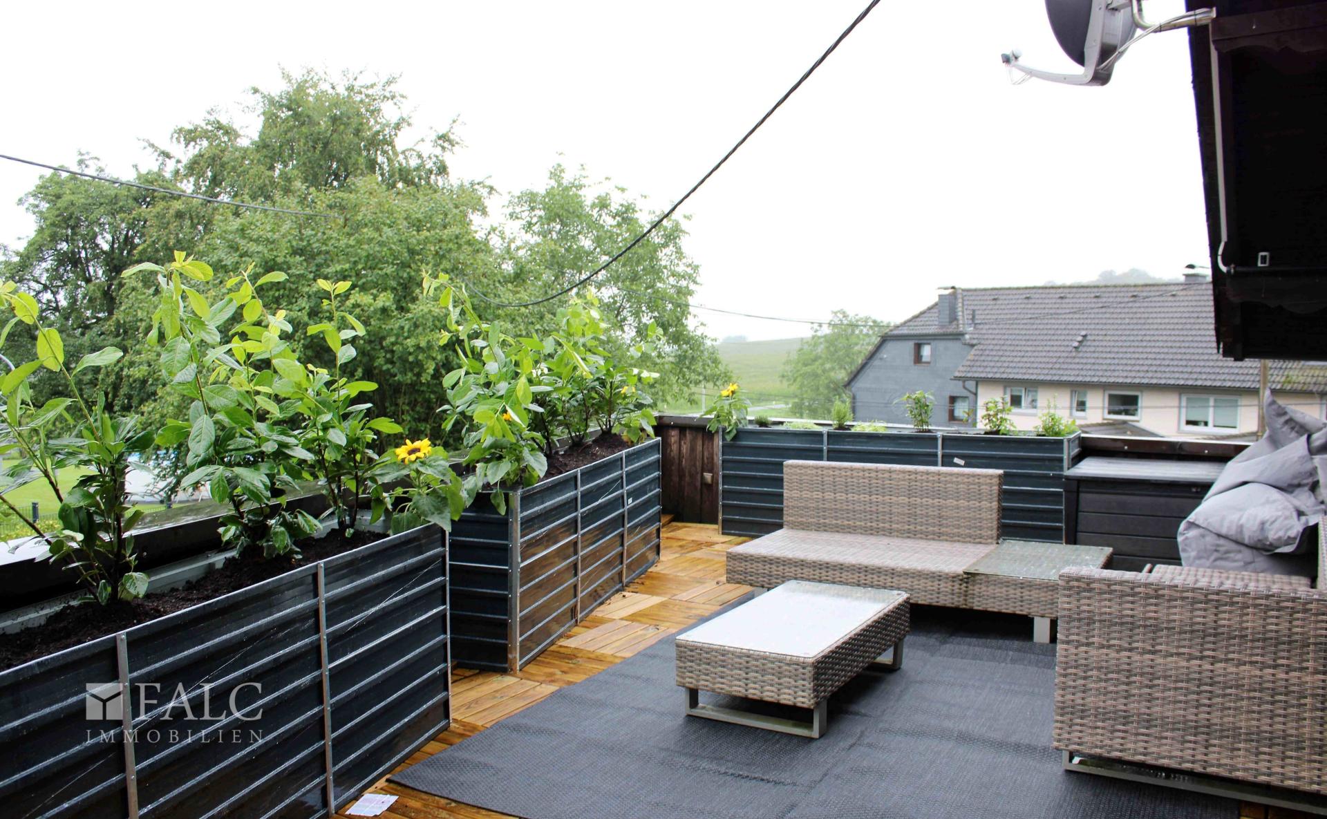 Dachterrasse mit Kräutergarten und Fernblick