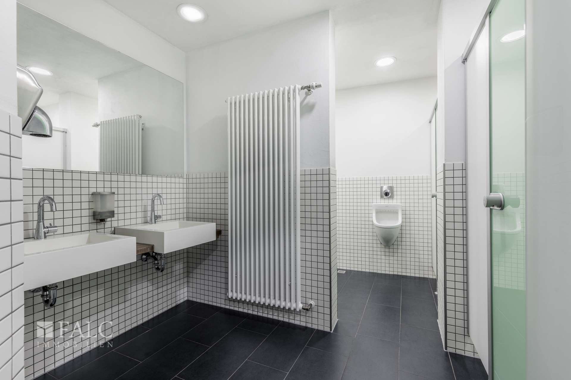 Gewerbe WC