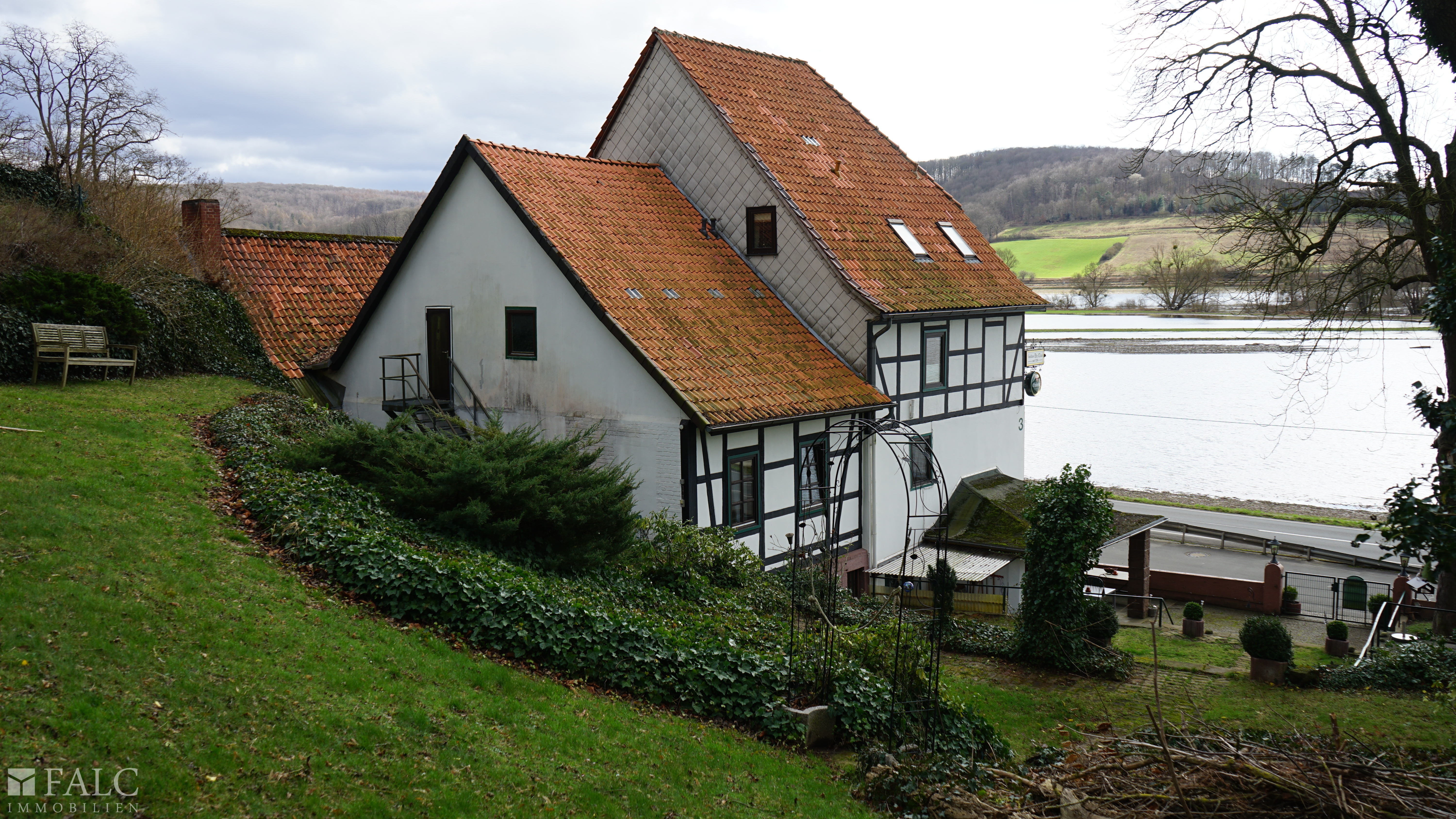 Außenansicht (hinten)