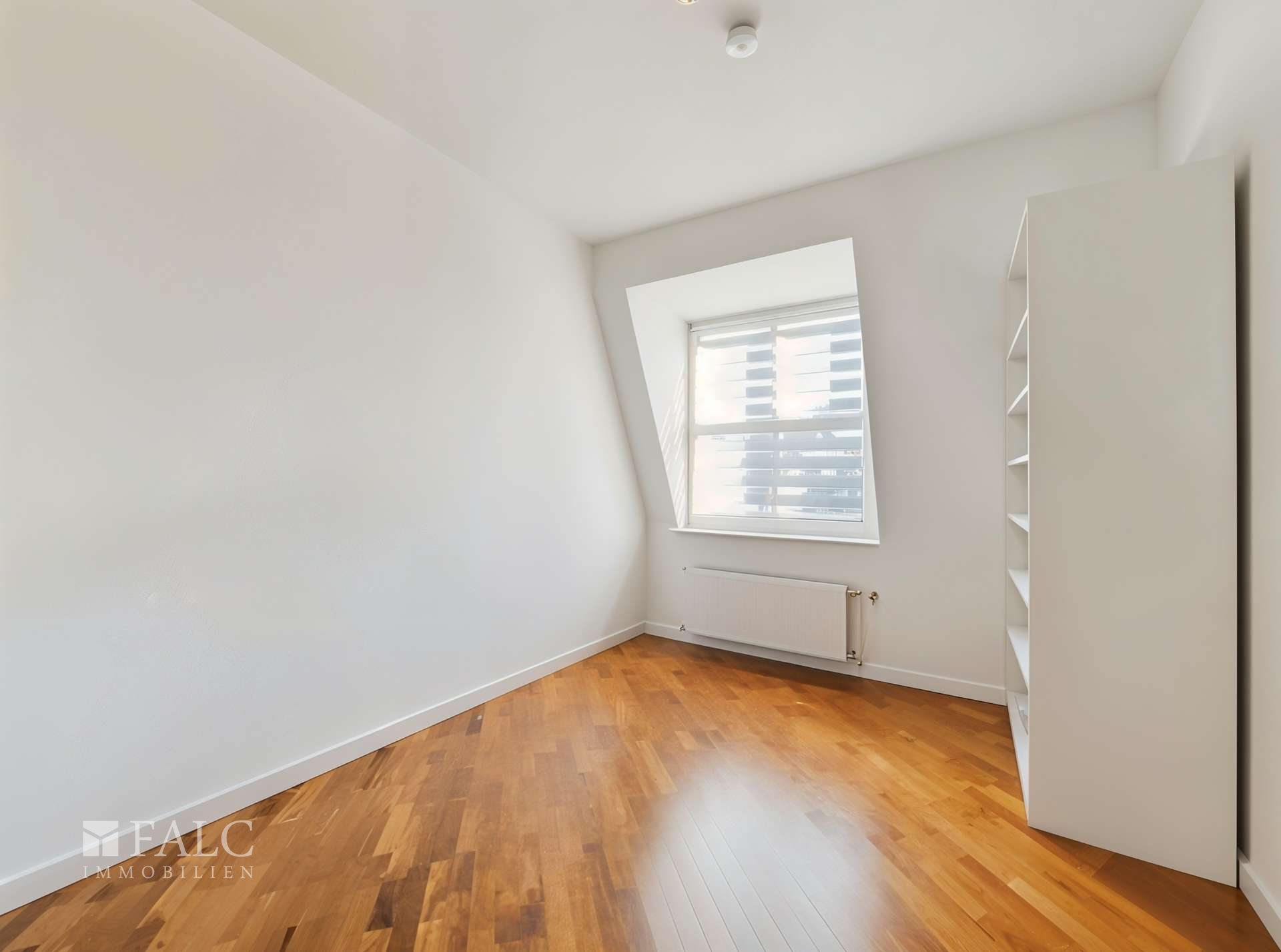 1. Zimmer 2.OG (10,08 qm)