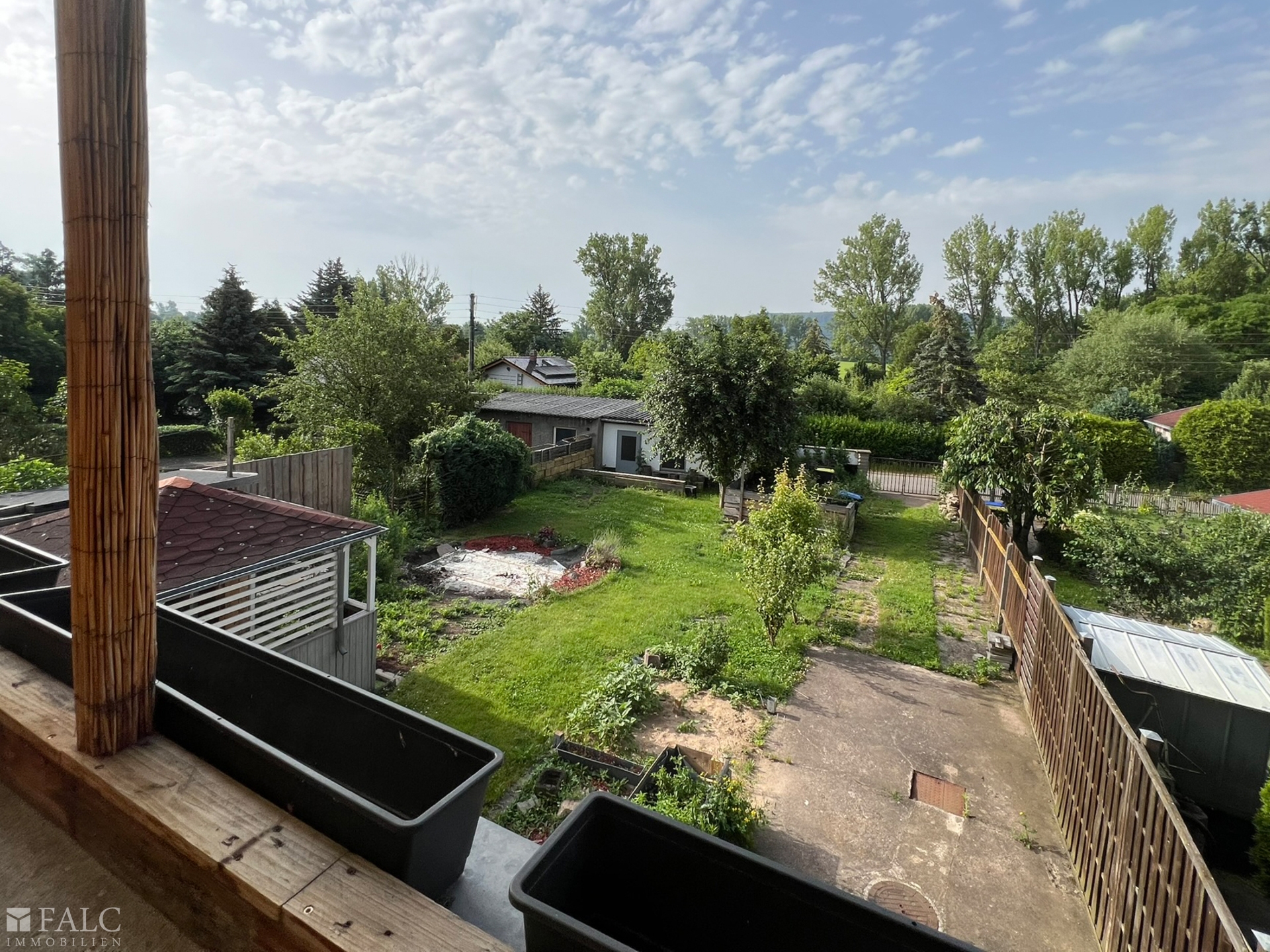 Terrasse Blick in Garten