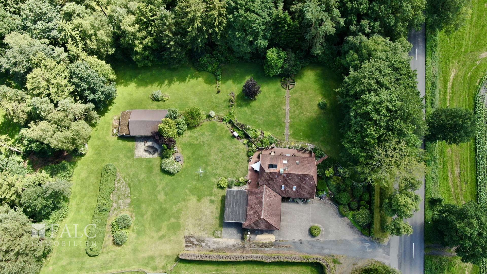 Grundstück