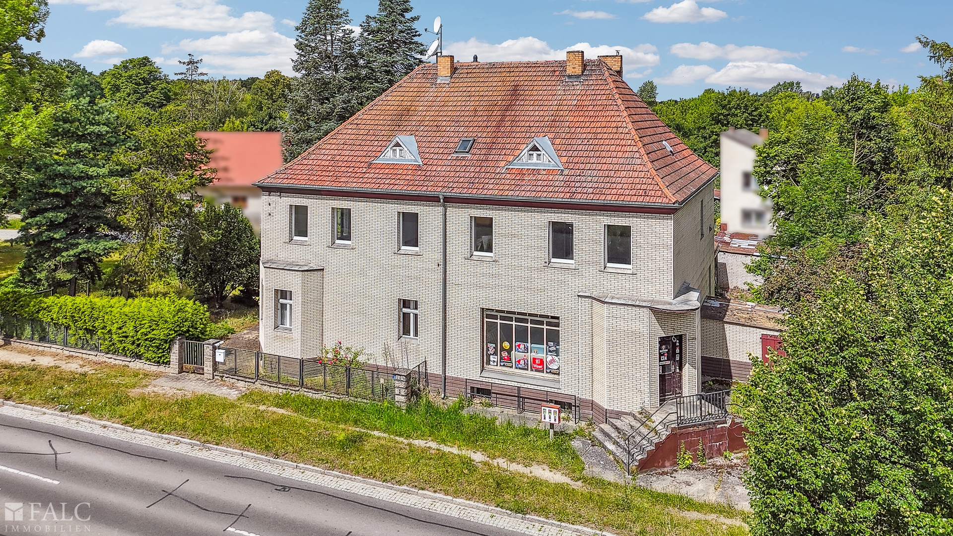 Straßenansicht rechts