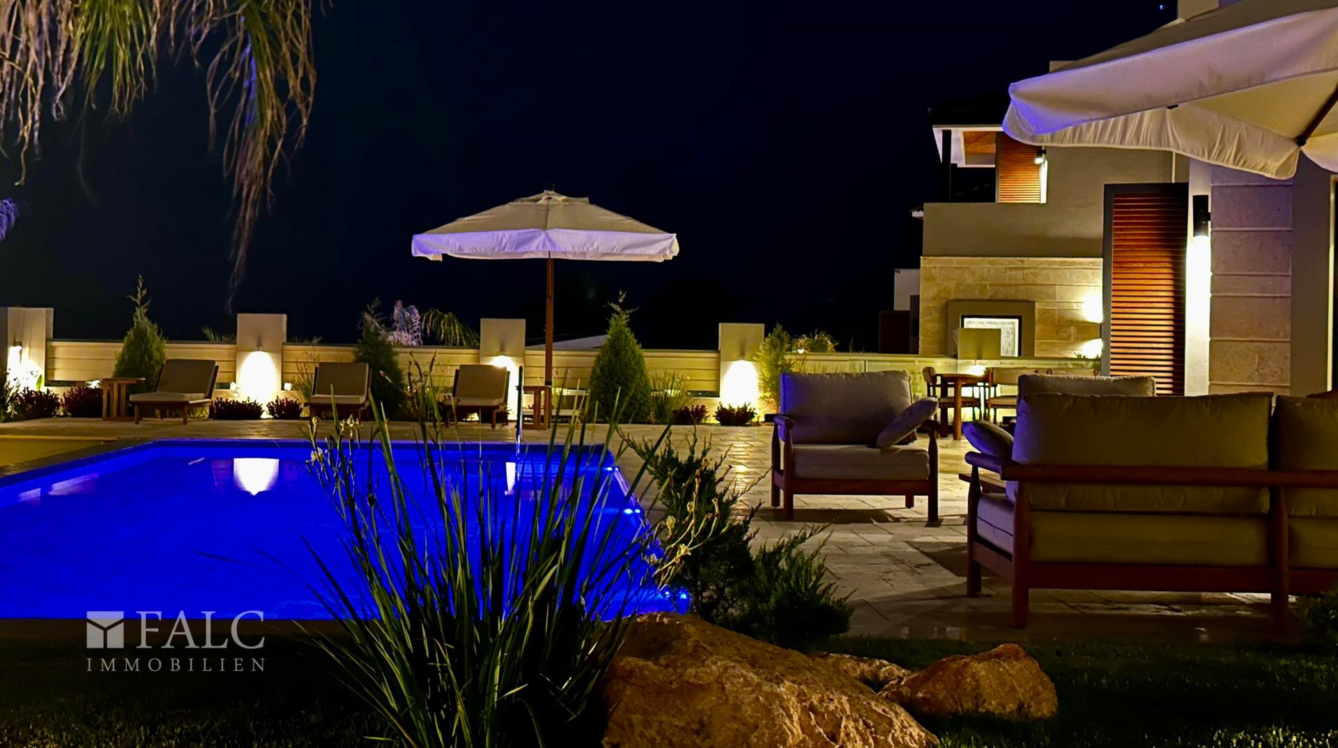 Außenansicht/Pool