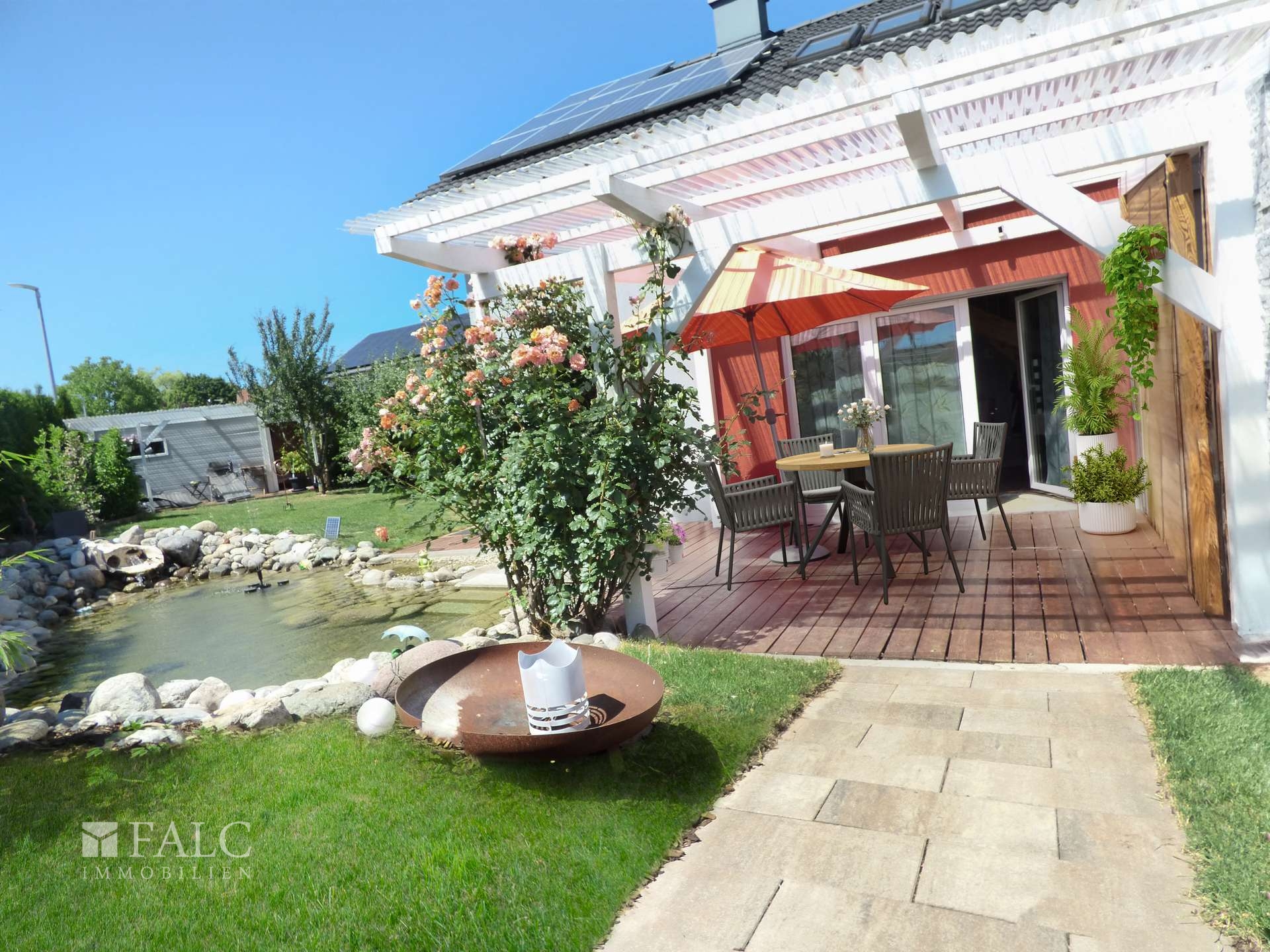 Terrasse-Teich-Sauna