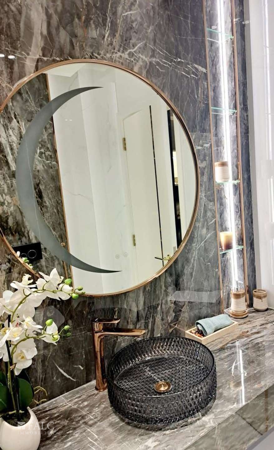 Bathroom Mirrow