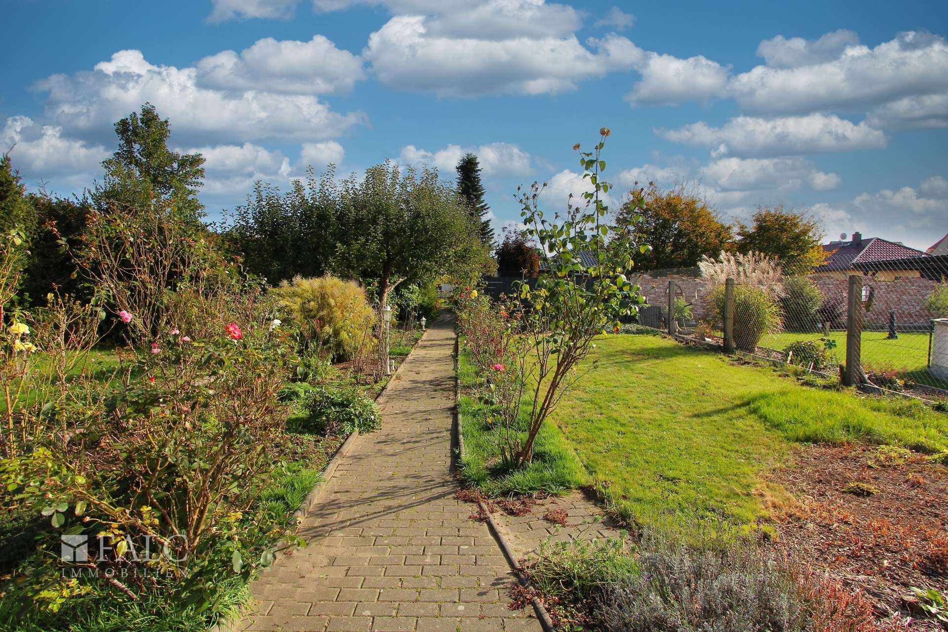 Weg in den Garten