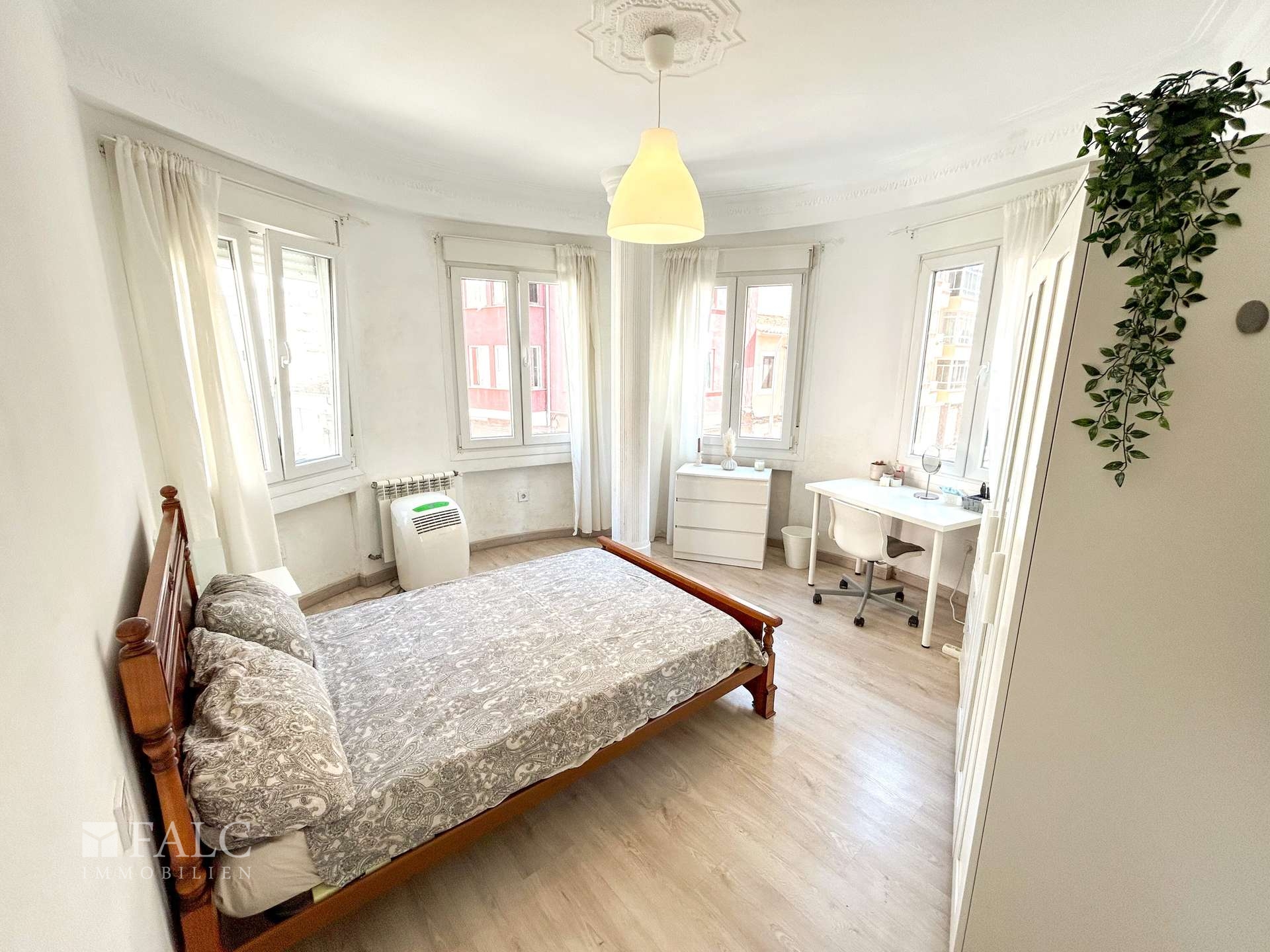 Schlafzimmer 1