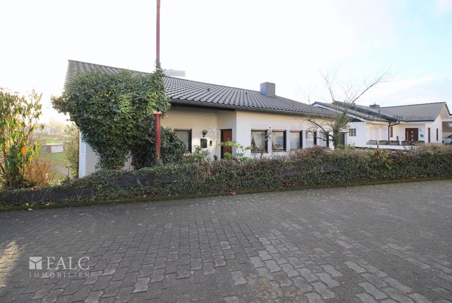 Straßenansicht