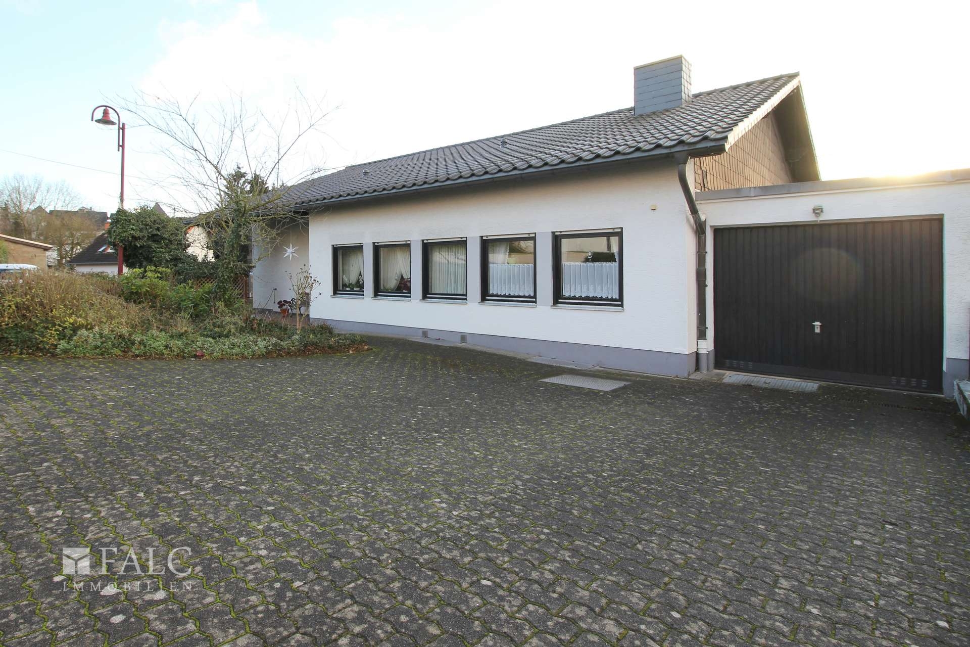 Straßenansicht