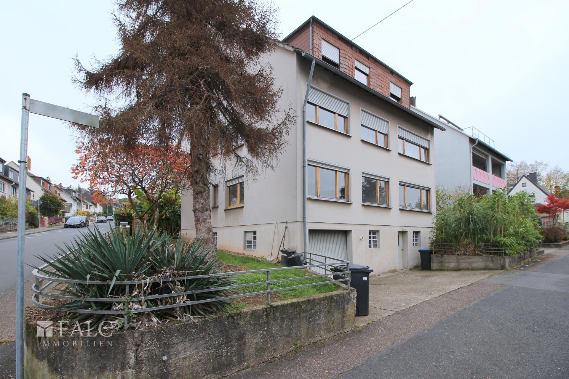 Straßenansicht