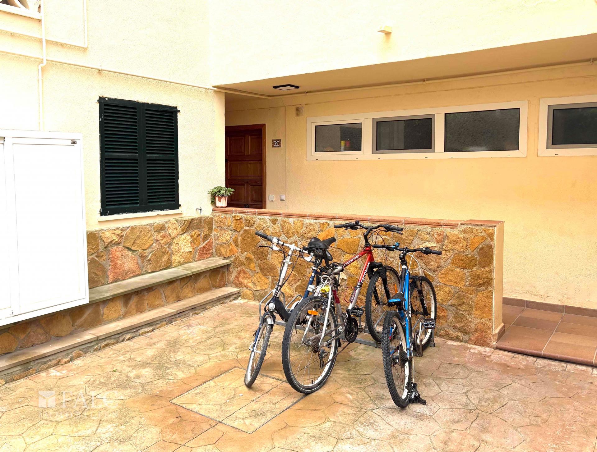 Bicycle parking space