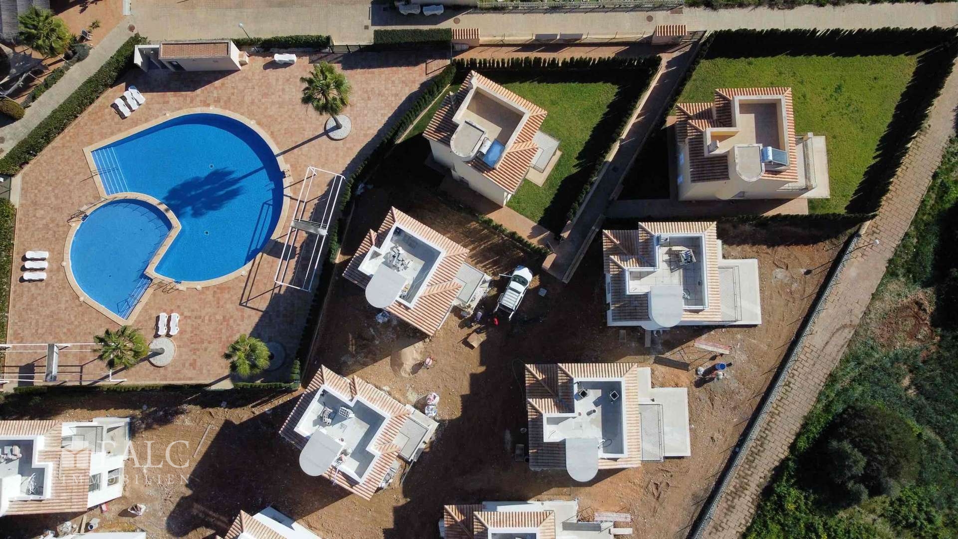 Houses - pool