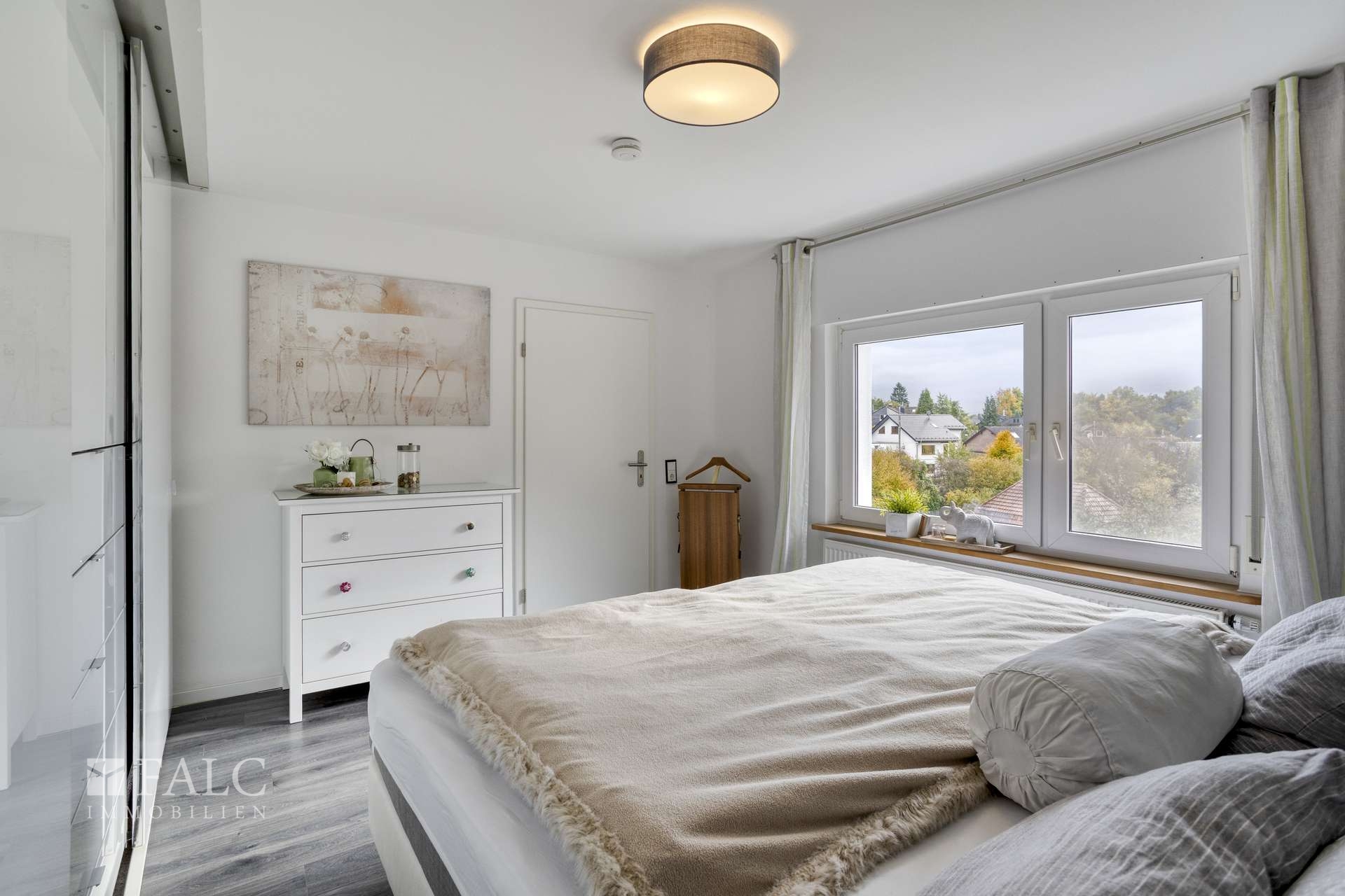 Schlafzimmer (Hauptwohnung)