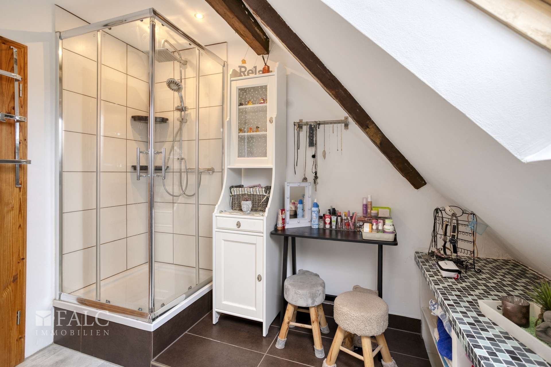 Badezimmer (Hauptwohnung)