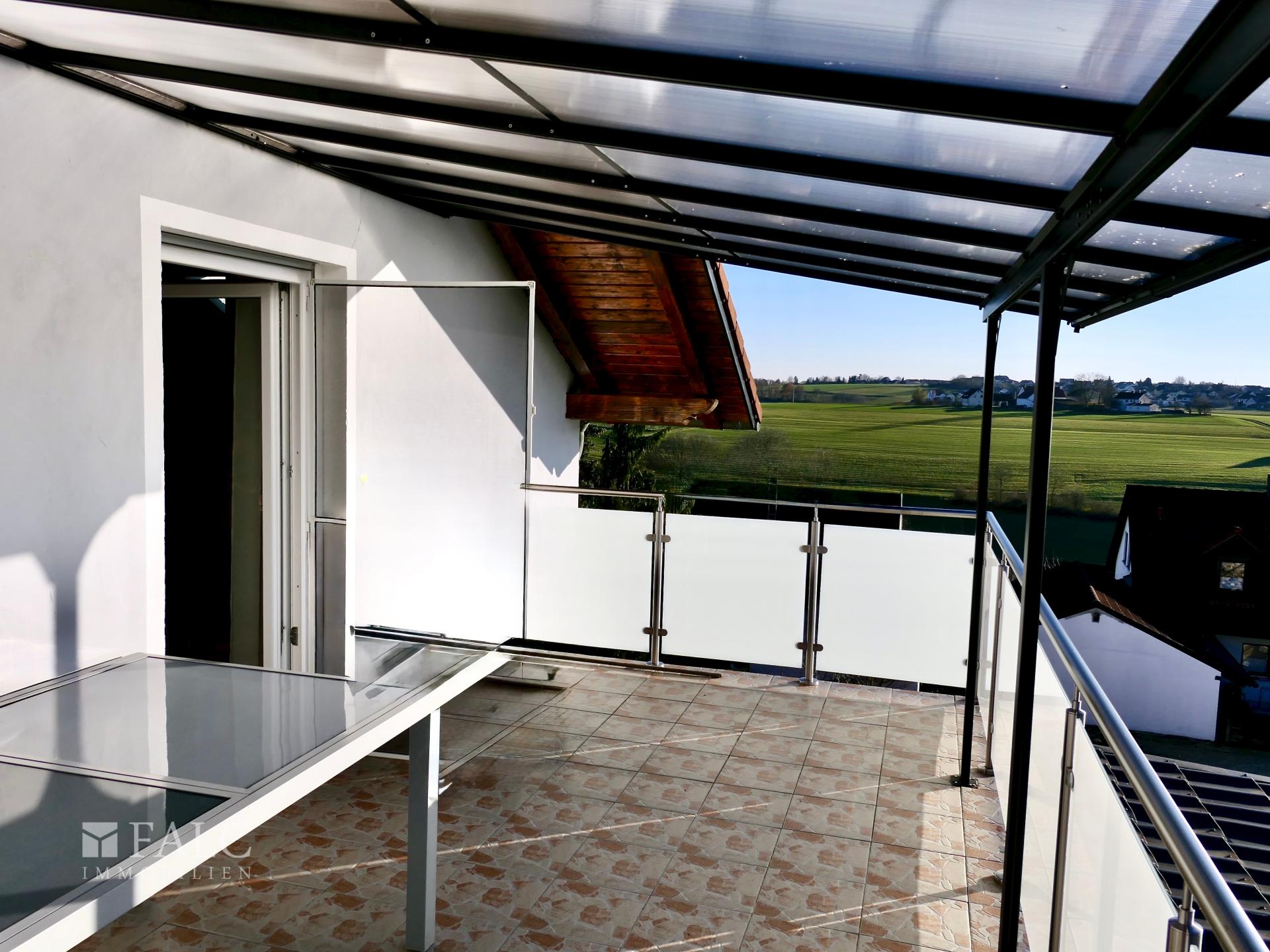 Überdachte 17 m²-Terrasse