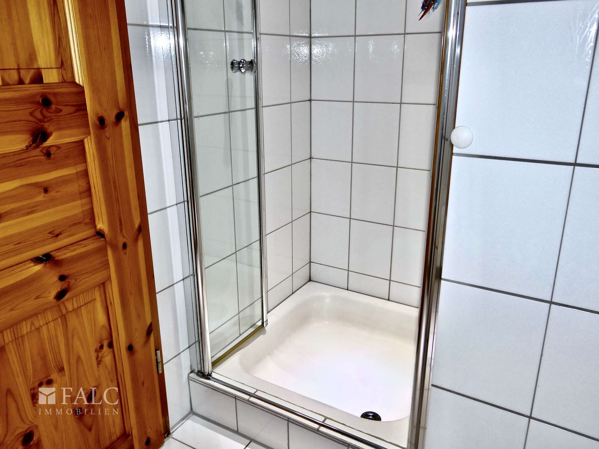 Separate Dusche