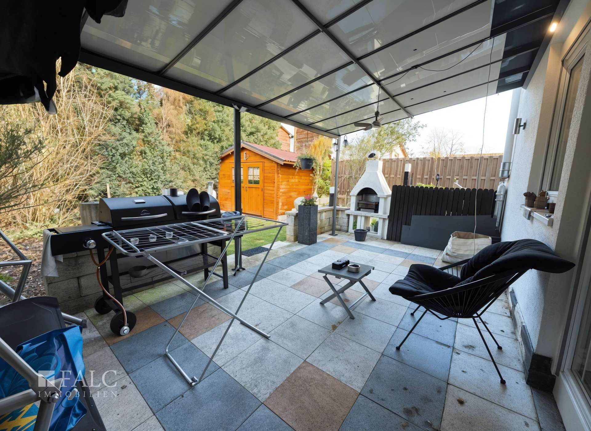 überdachte Terrasse