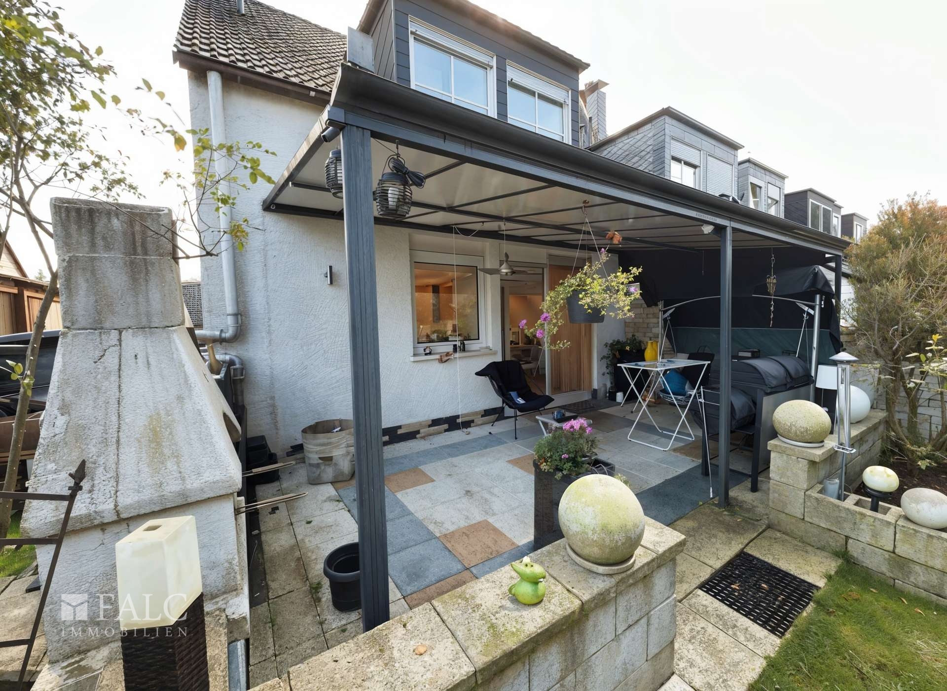 überdachte Terrasse