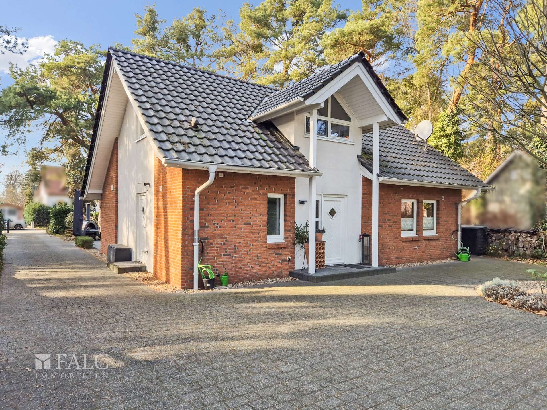 Hausrückseite
