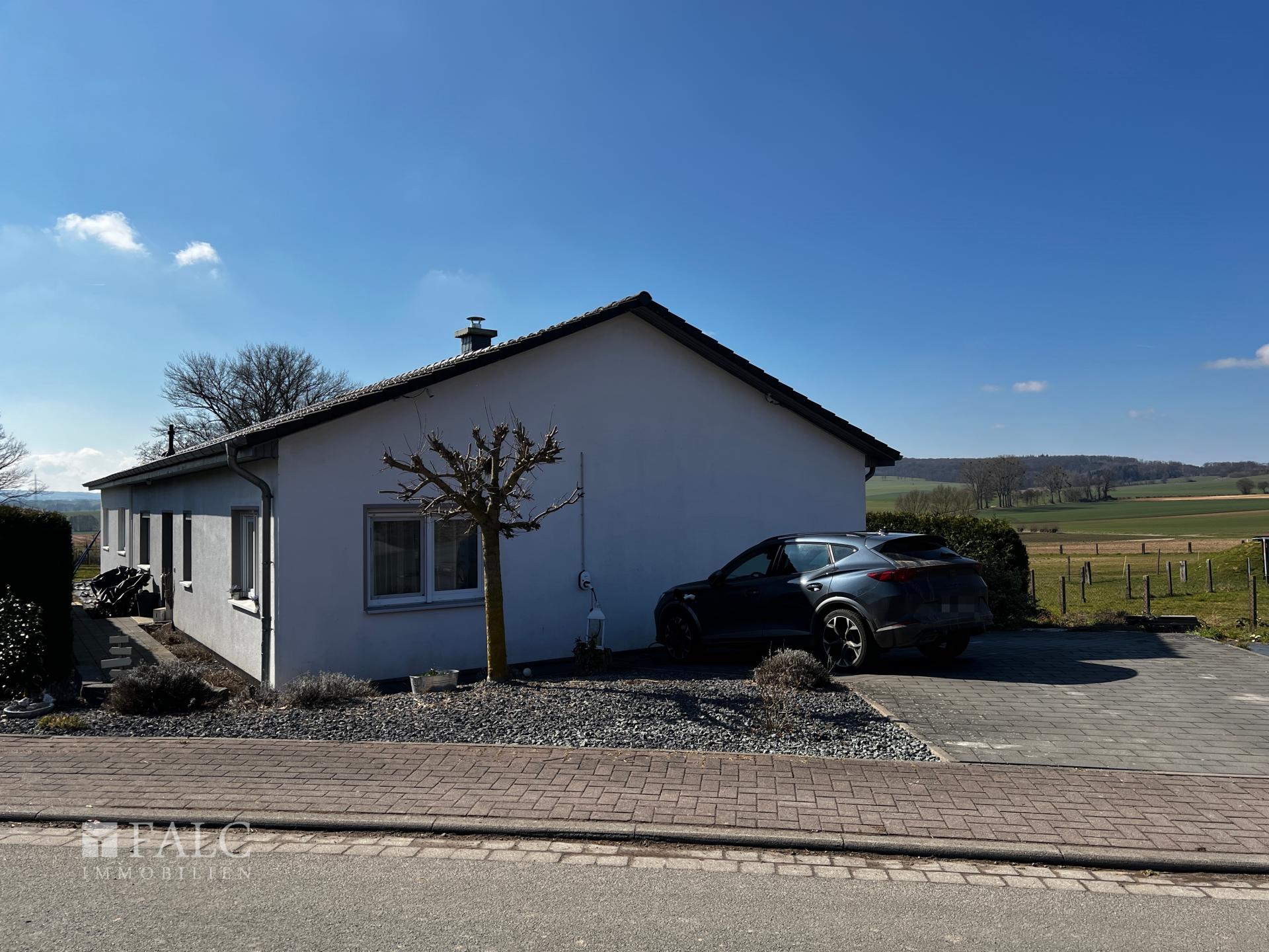 Straßenfront