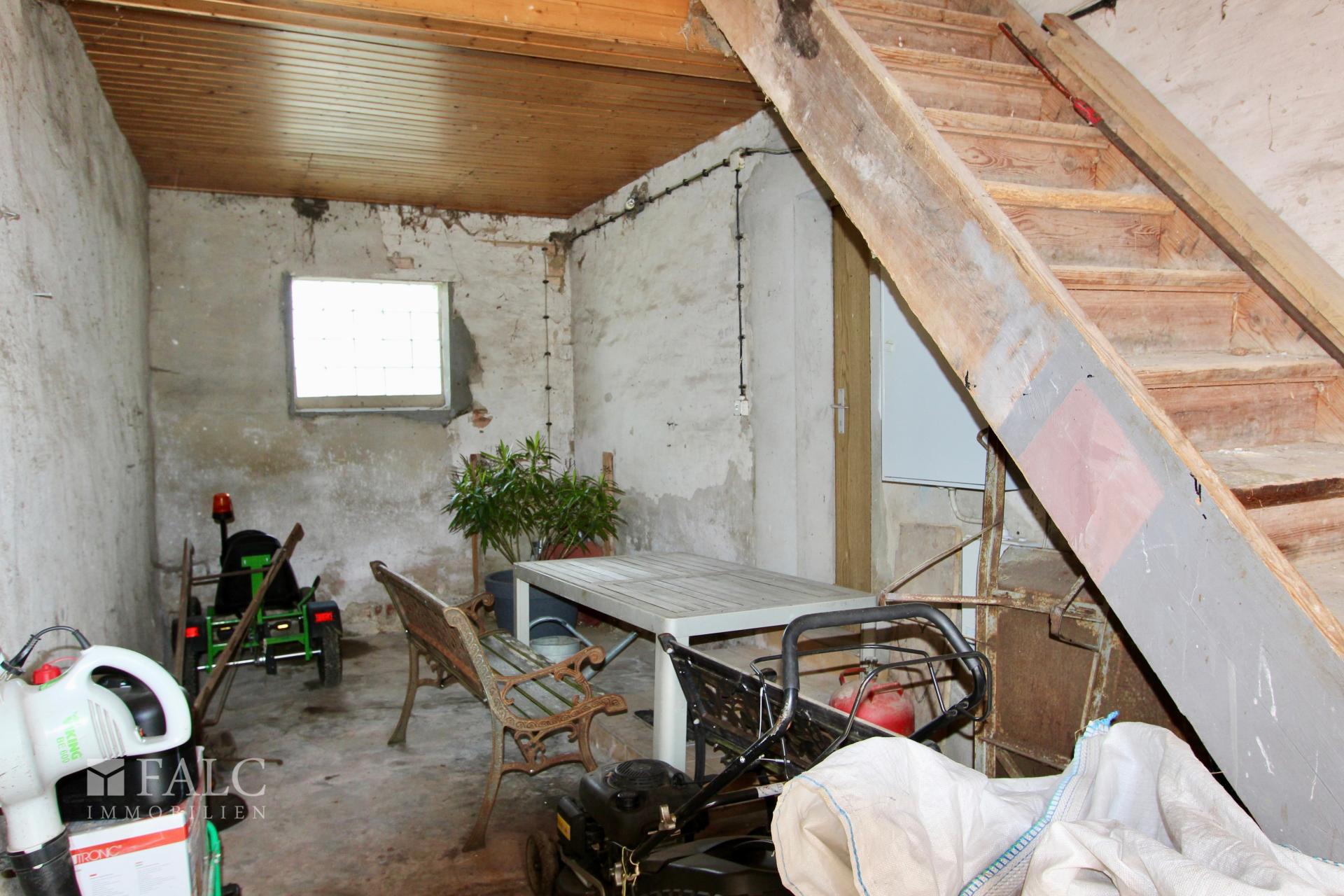 Abstellraum neben Garage