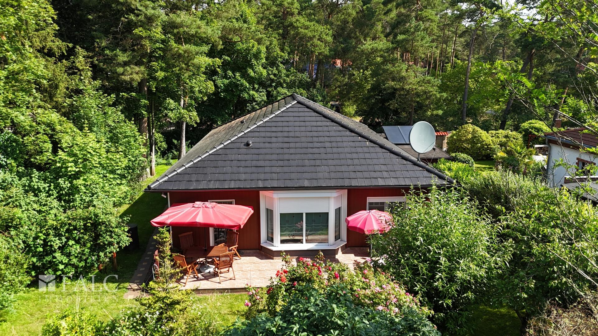 Hausansicht Front Gartenseite