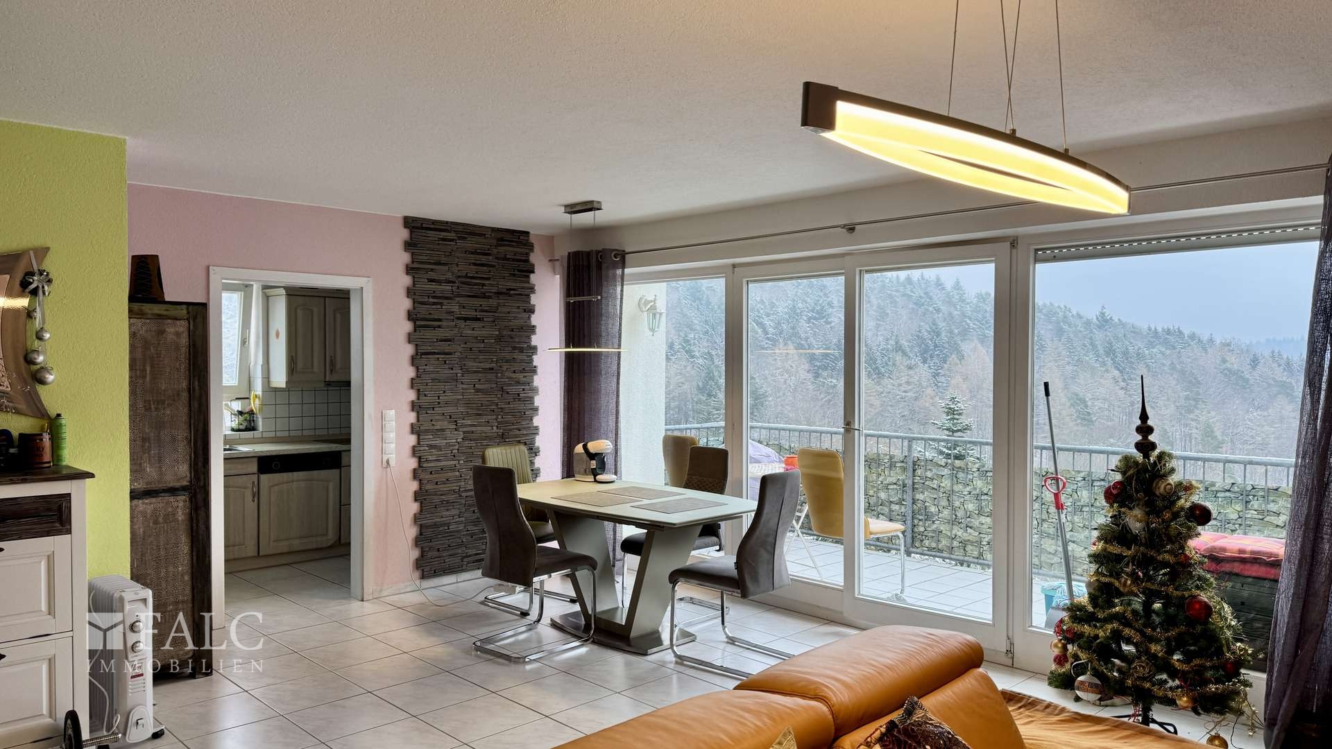 Wohnzimmer/Essbereich
