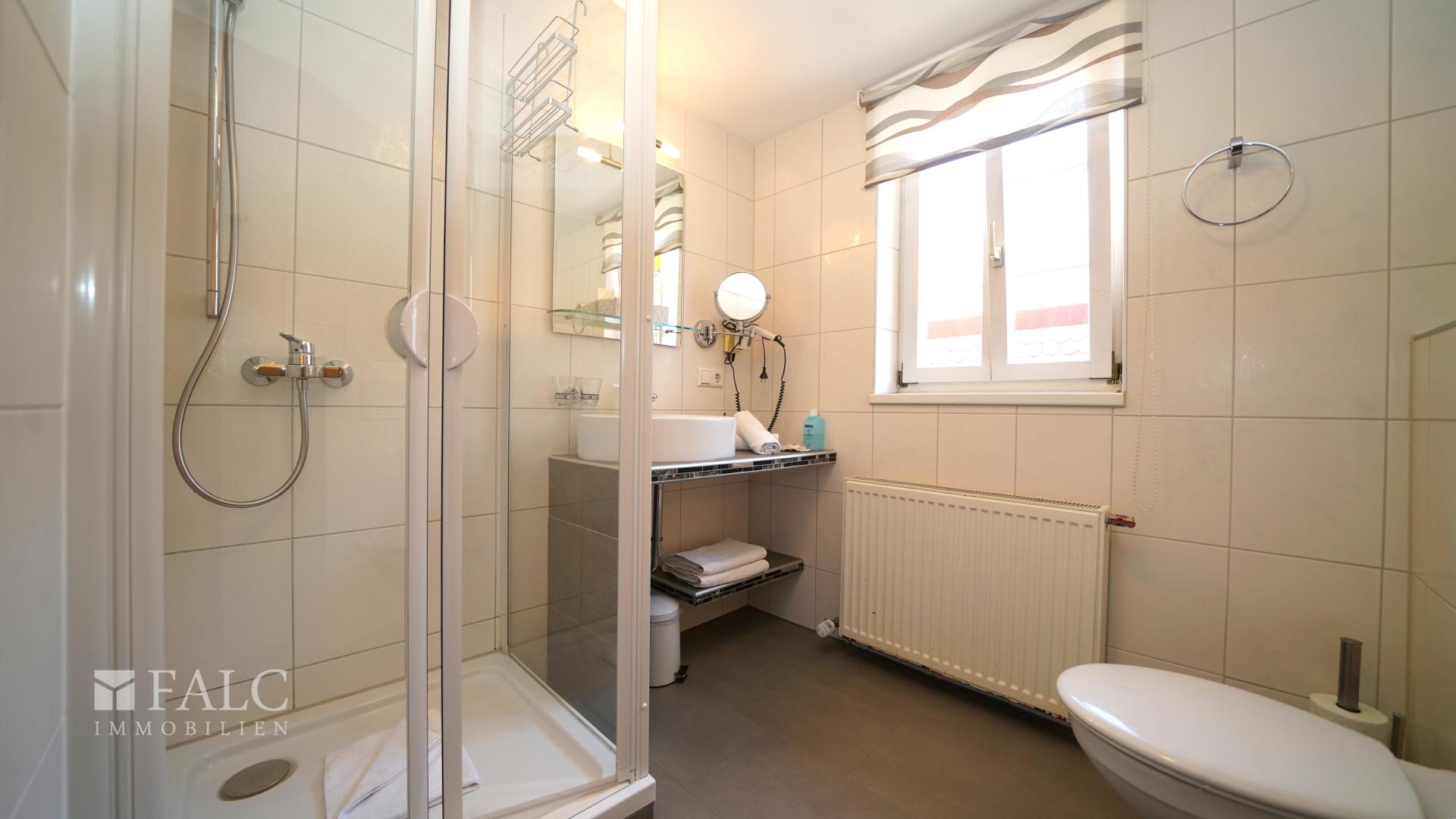 Bad im Doppelzimmer 1