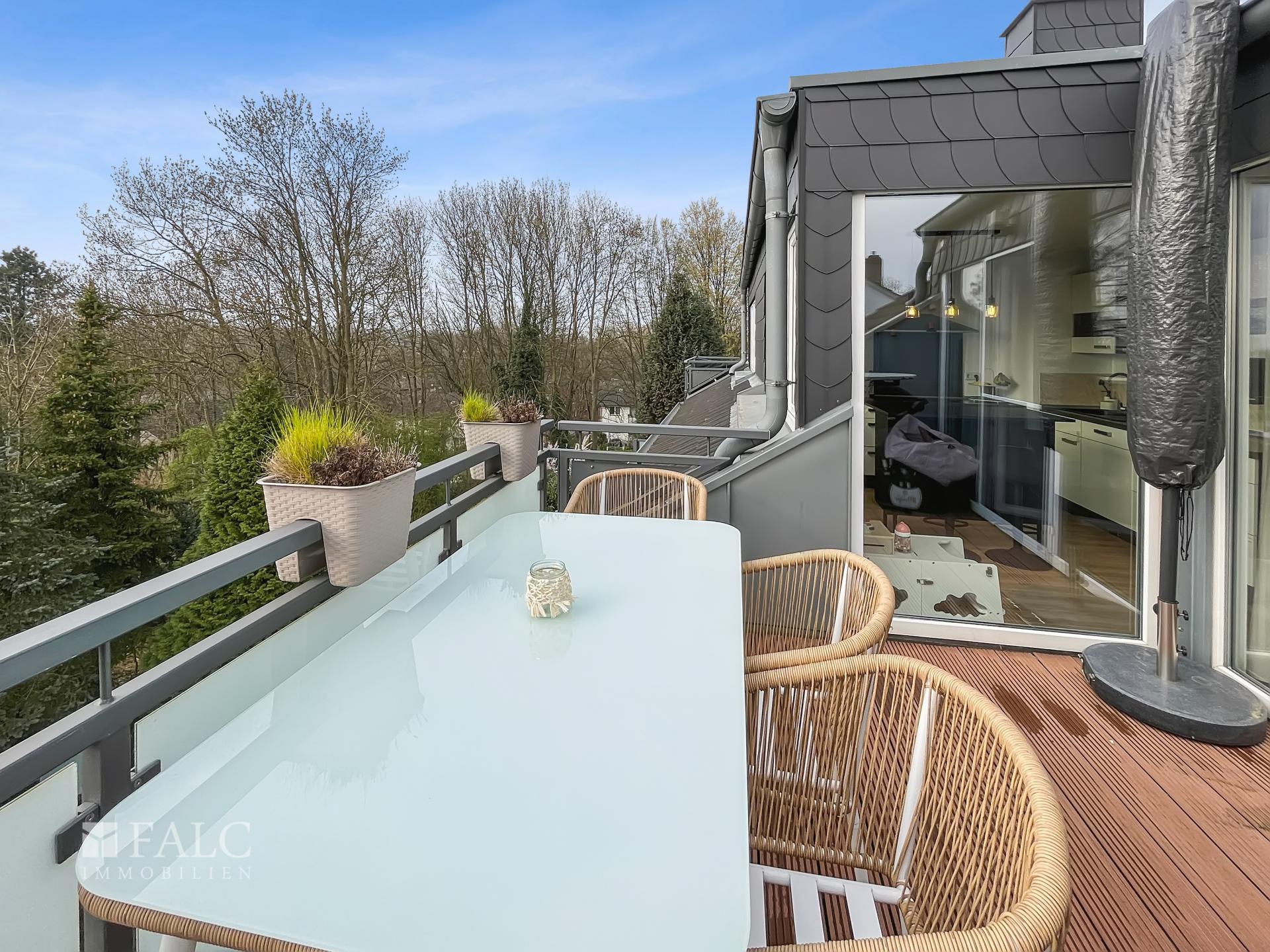 Balkon DG links