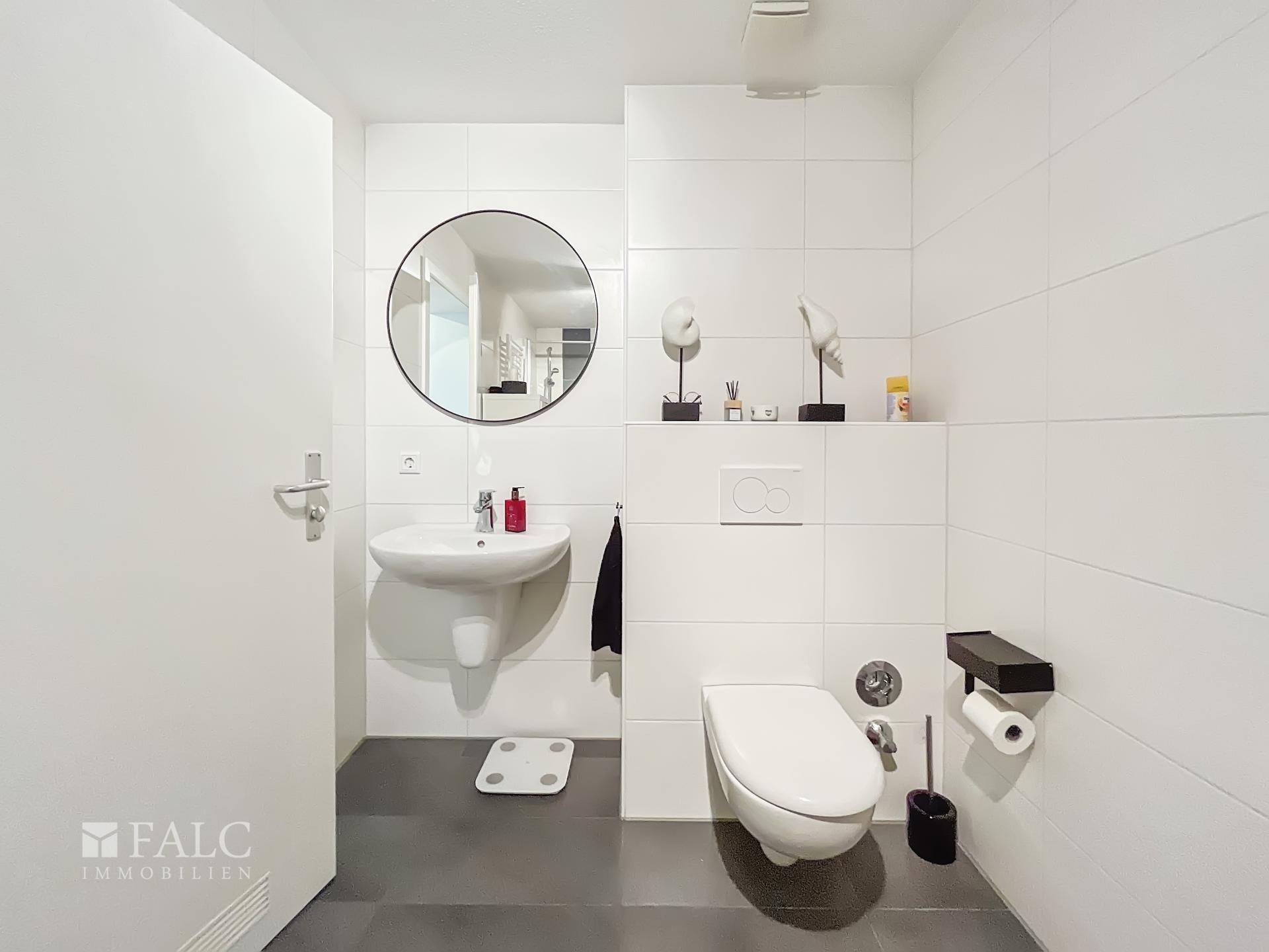 Badezimmer DG links