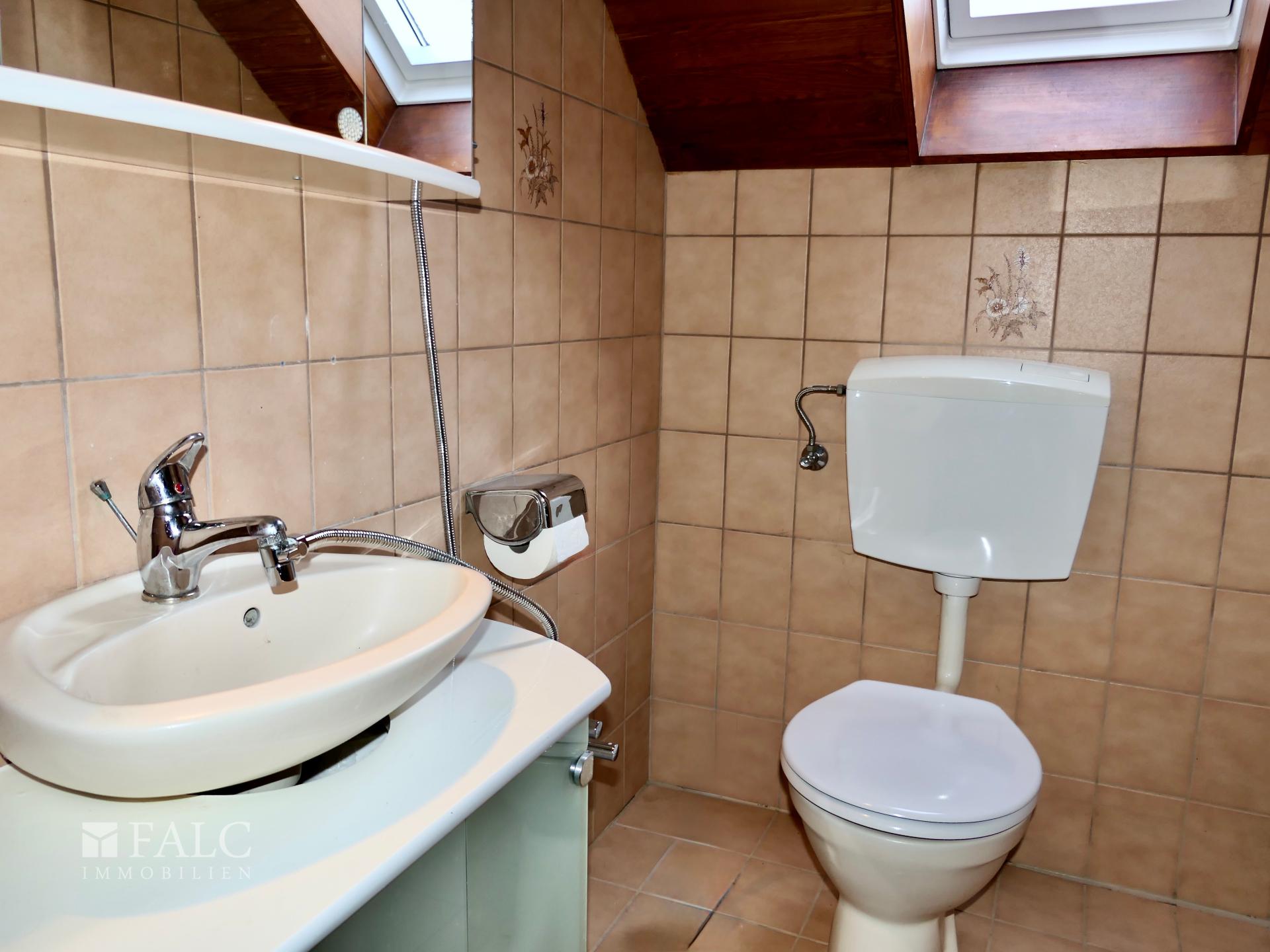 OG: Separates WC