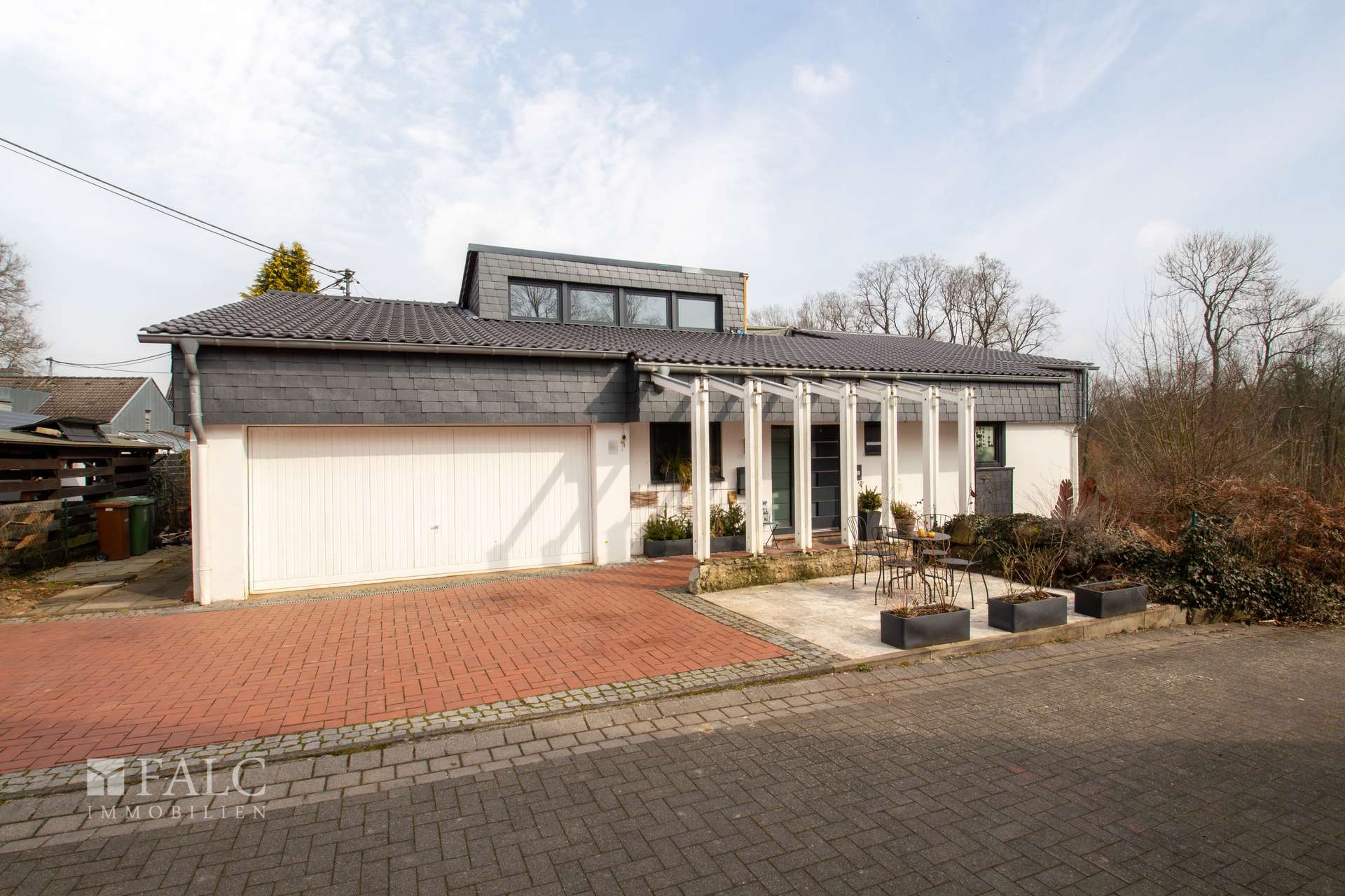 Straßenansicht