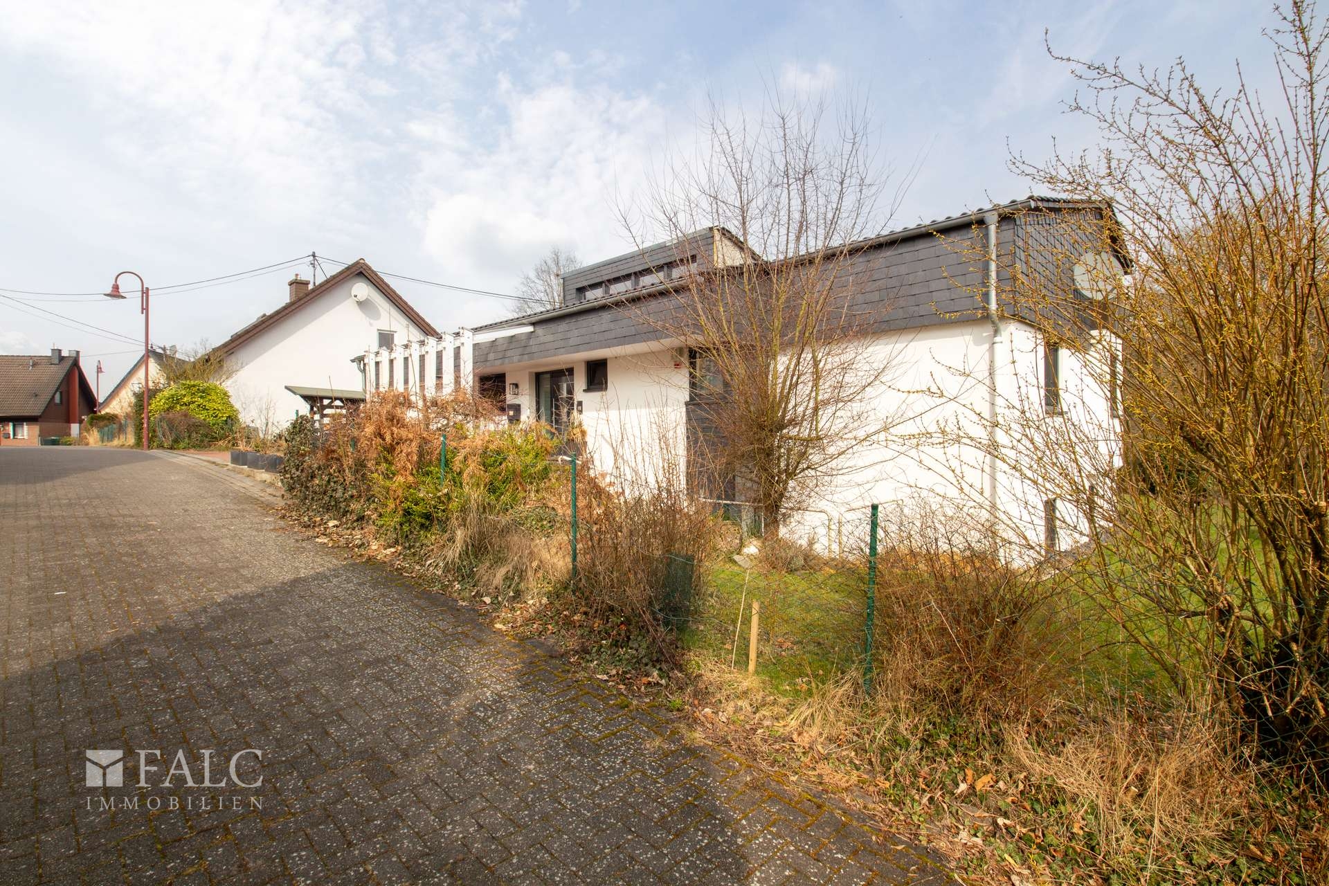Straßenansicht