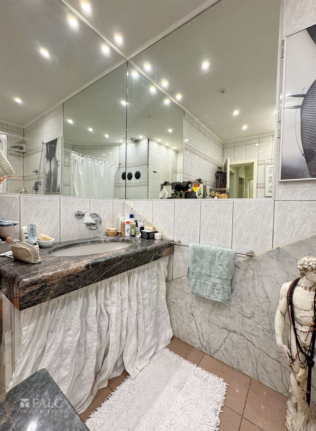 Badezimmer EG