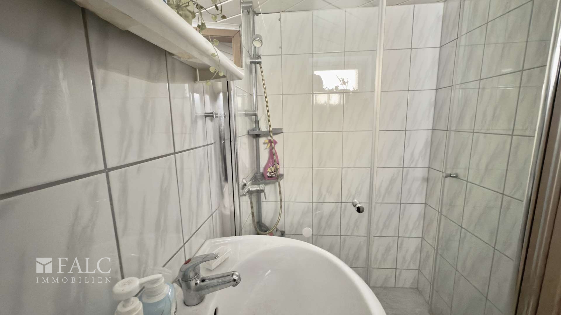 WC Gartenhaus mit Dusche 