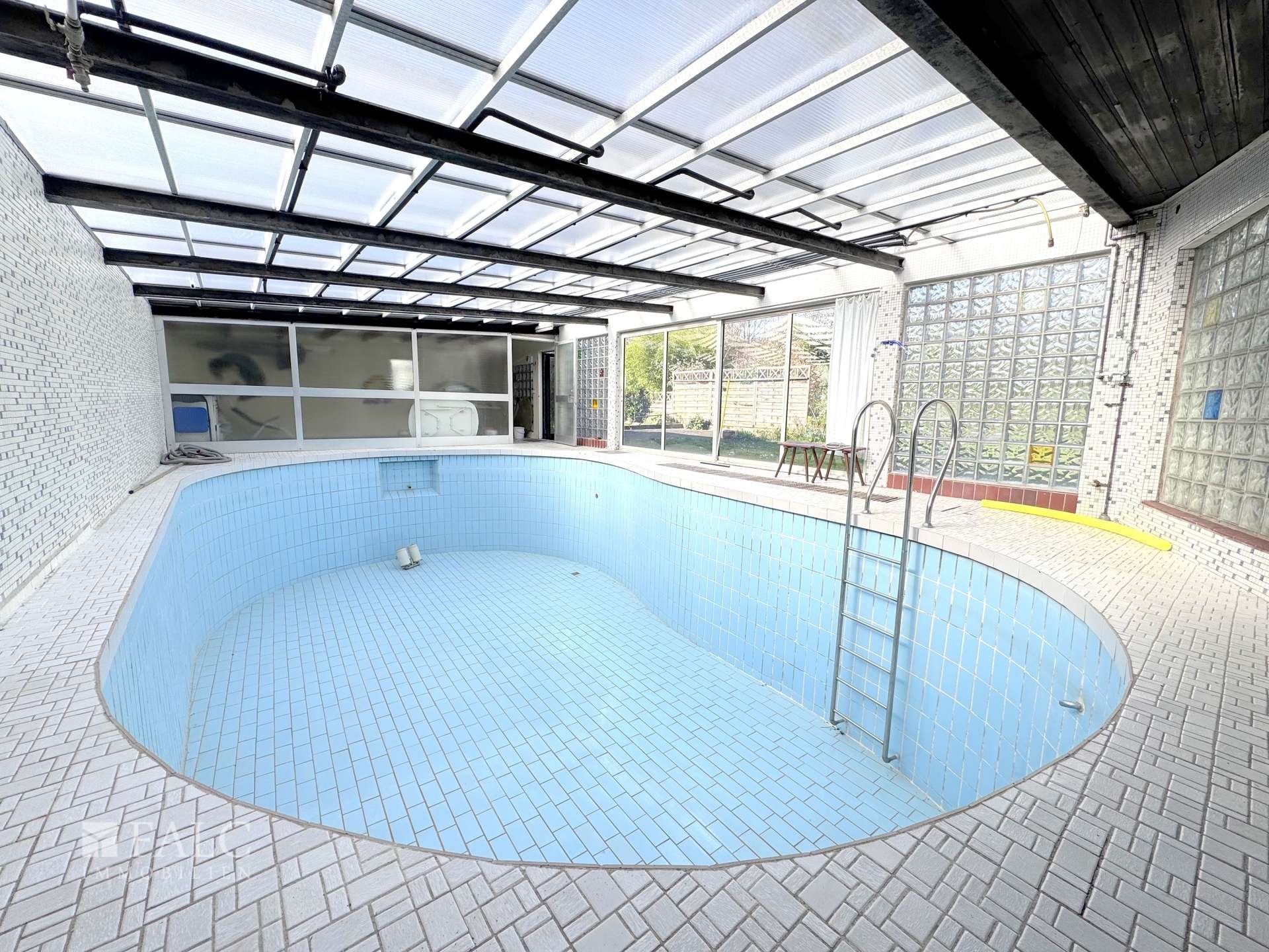 Schwimmbad