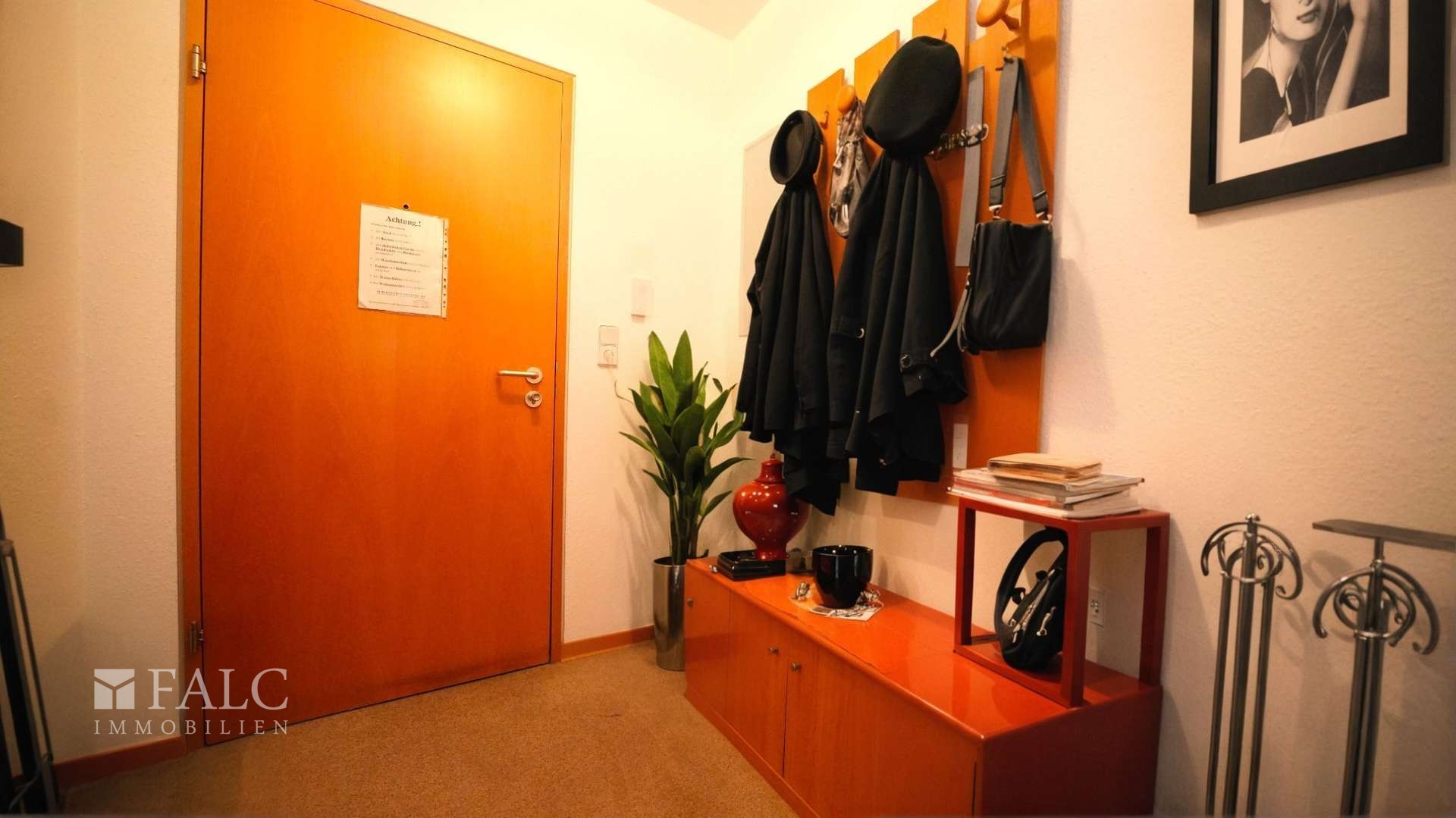 Willkommen daheim – praktischer Flur mit Stauraum