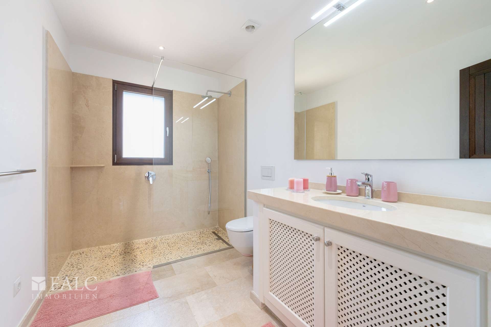 Bad mit Dusche