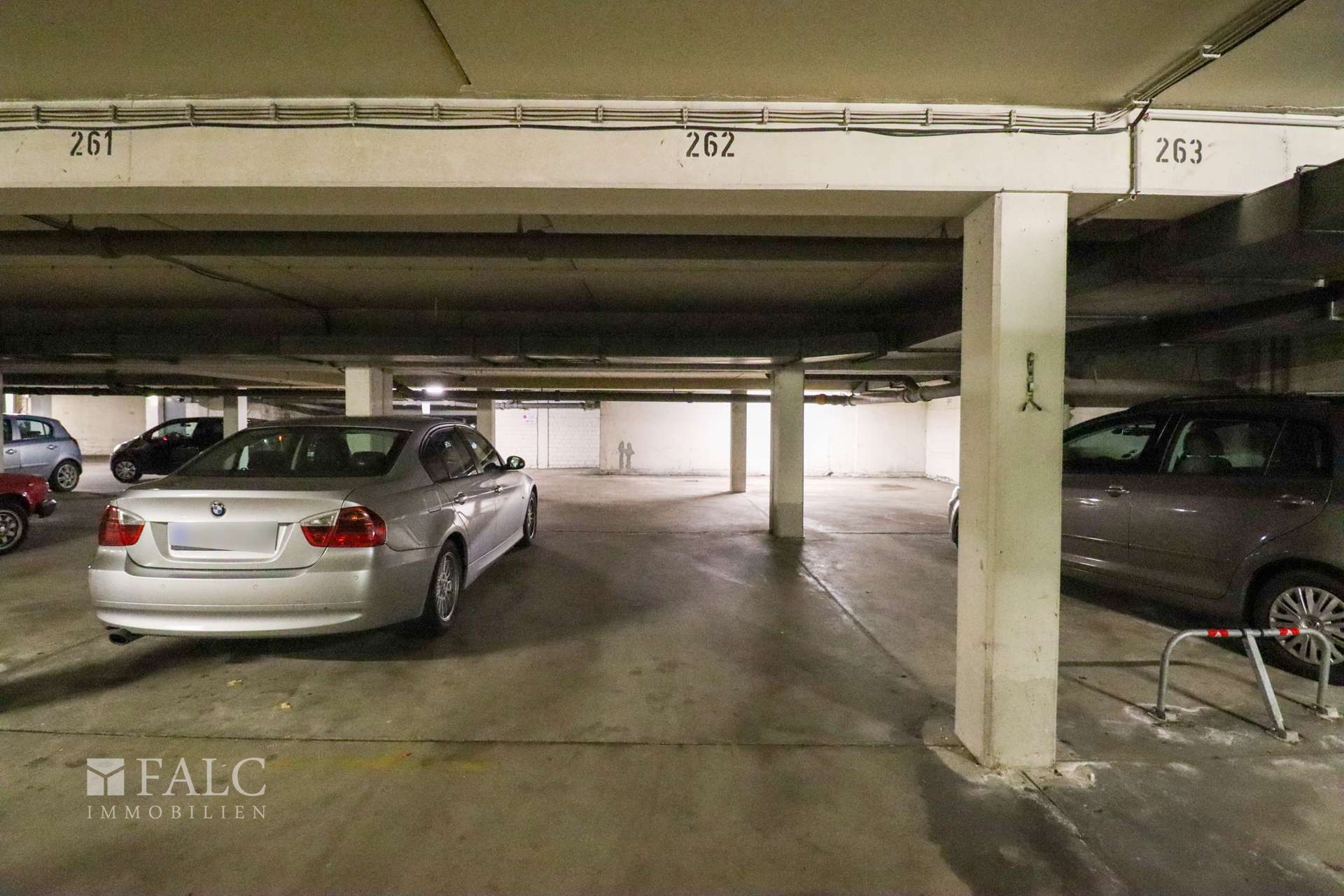 Tiefgaragenstellplatz