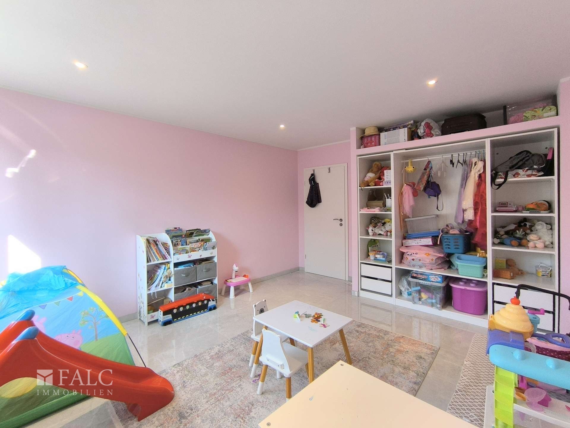 Schlafzimmer 2.2