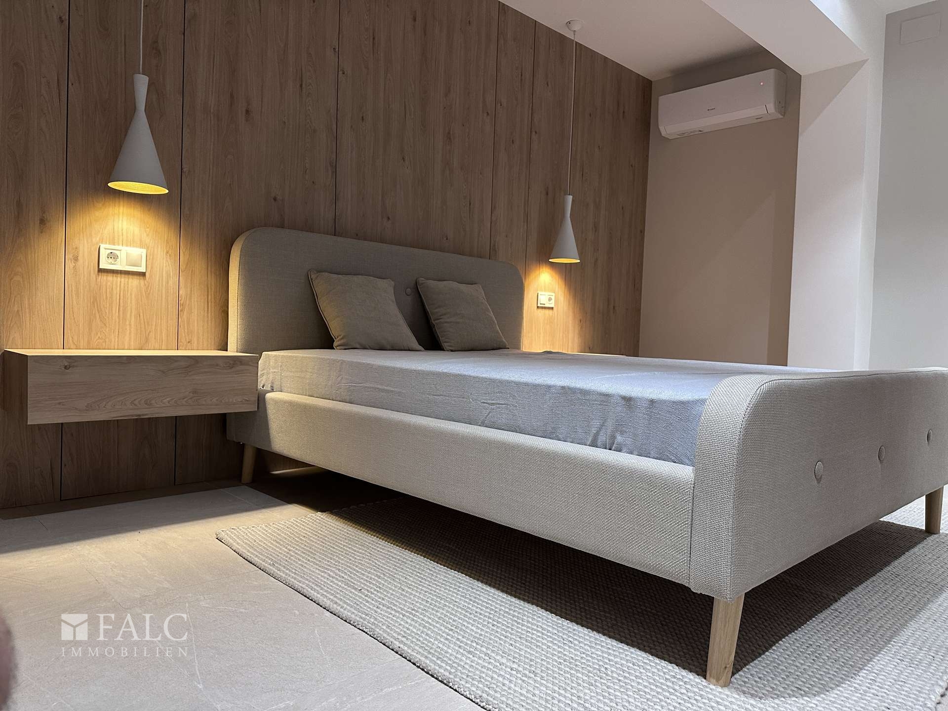 Schlafzimmer.